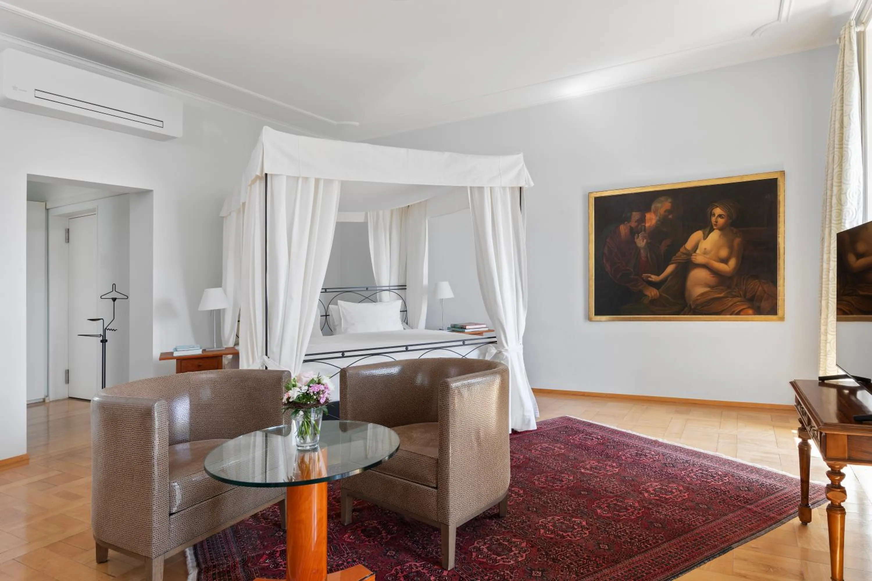 Bed in Grand Hotel Europe