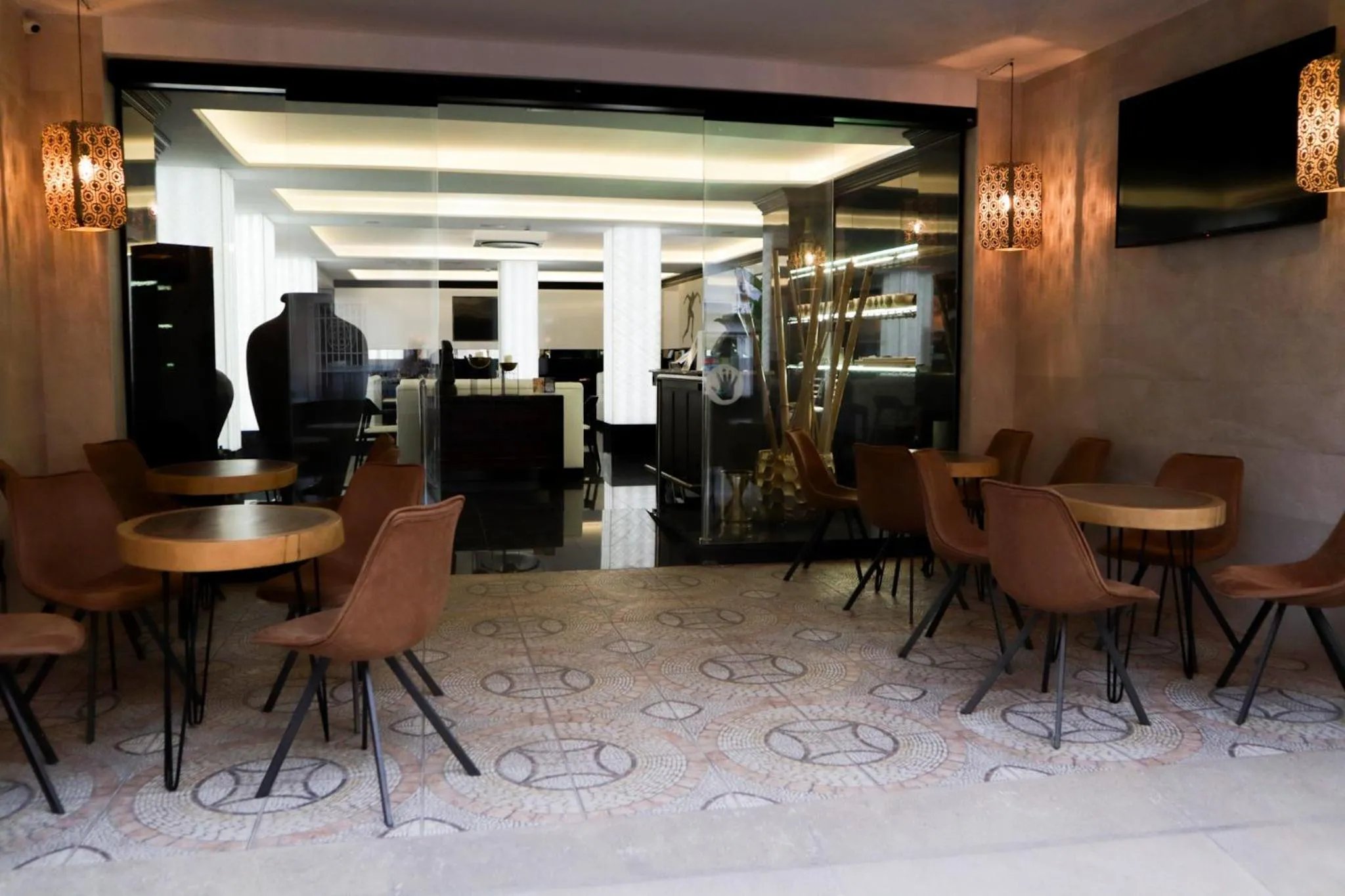 Restaurant/places to eat in Hotel Benetusser