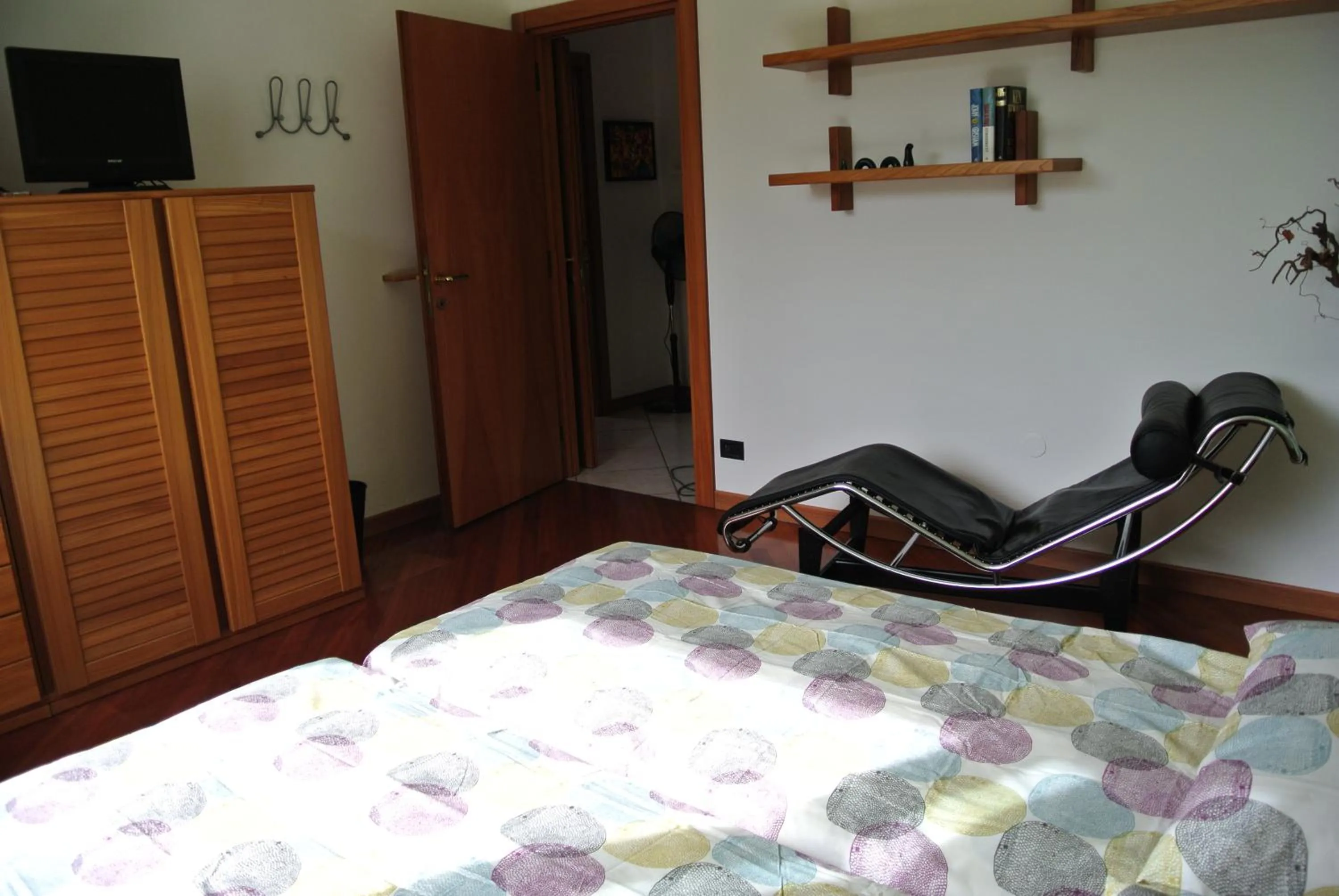 Photo of the whole room, Bed in B&B SARI