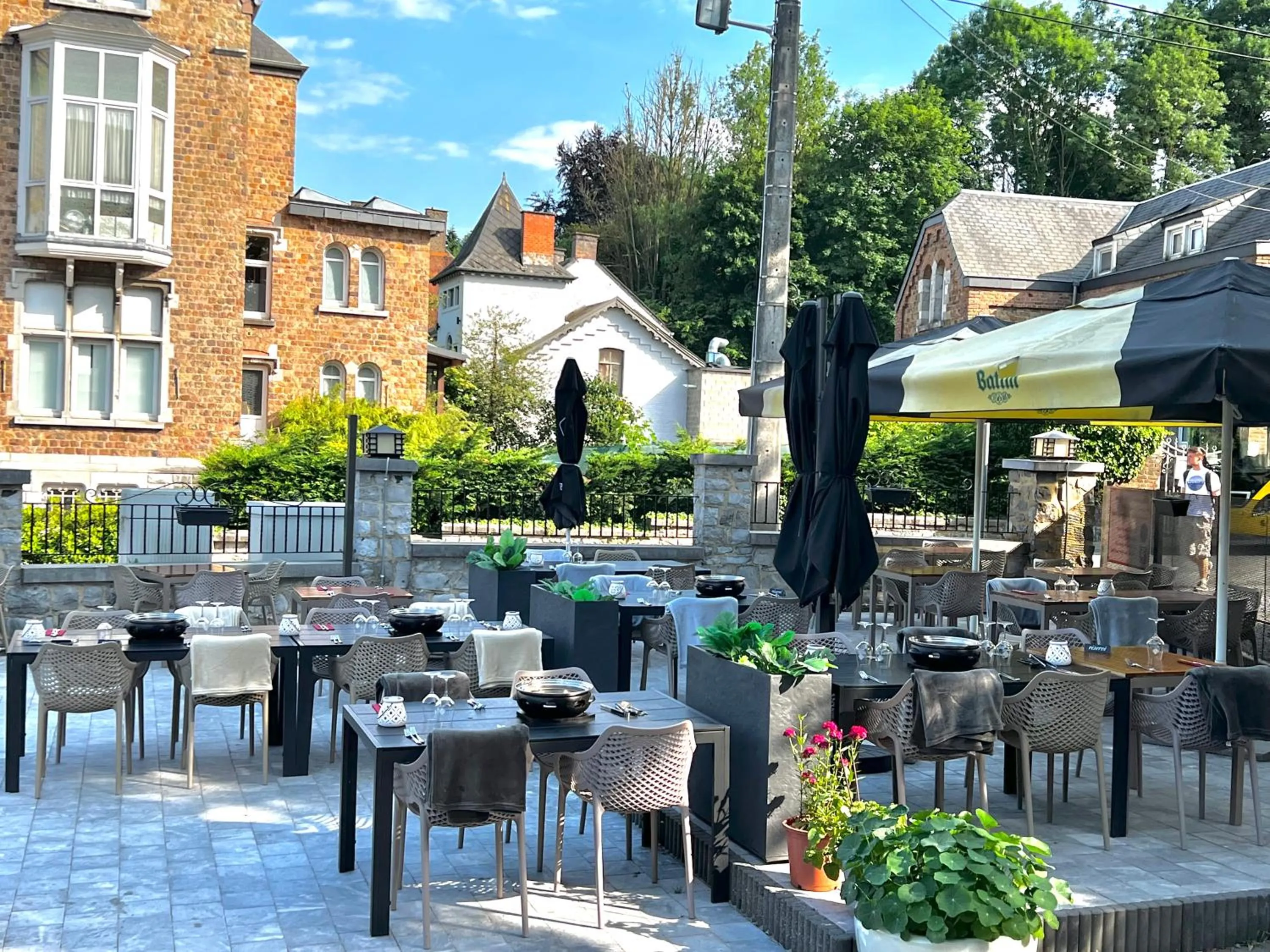 Patio in Mes Caprices B&B Villa Mosan Bord de Meuse