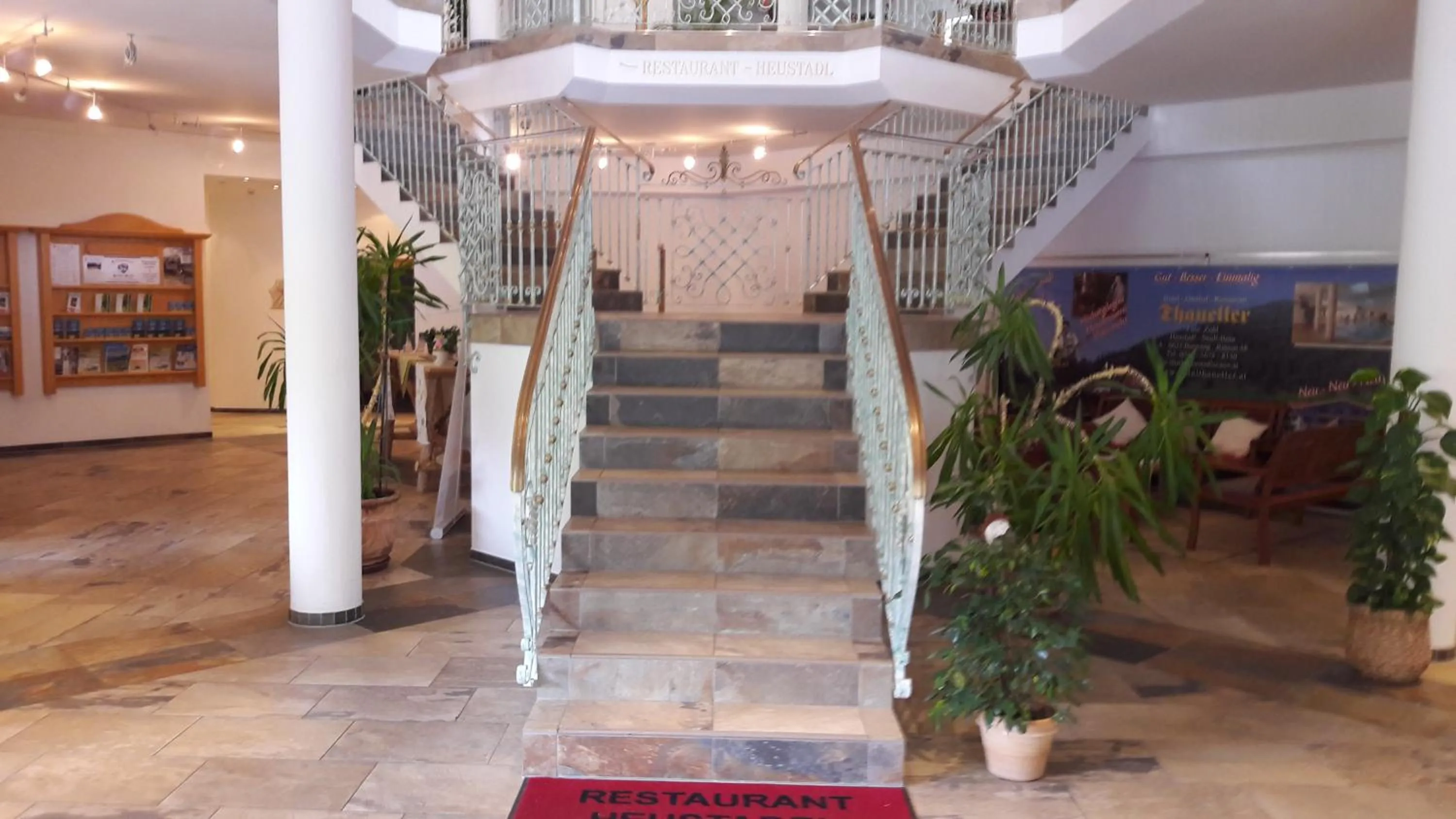 Lobby or reception in Hotel Thaneller Stadl Bräu