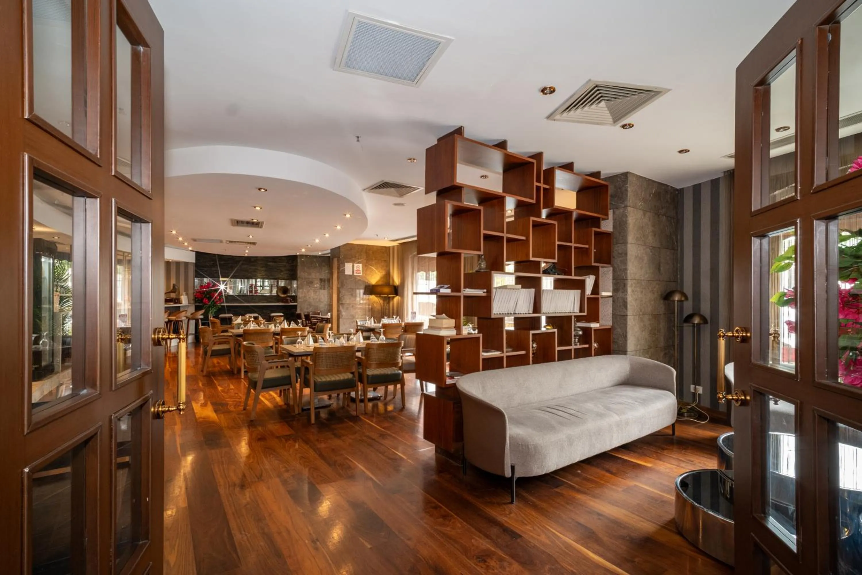 Lounge or bar in Grand S Hotel