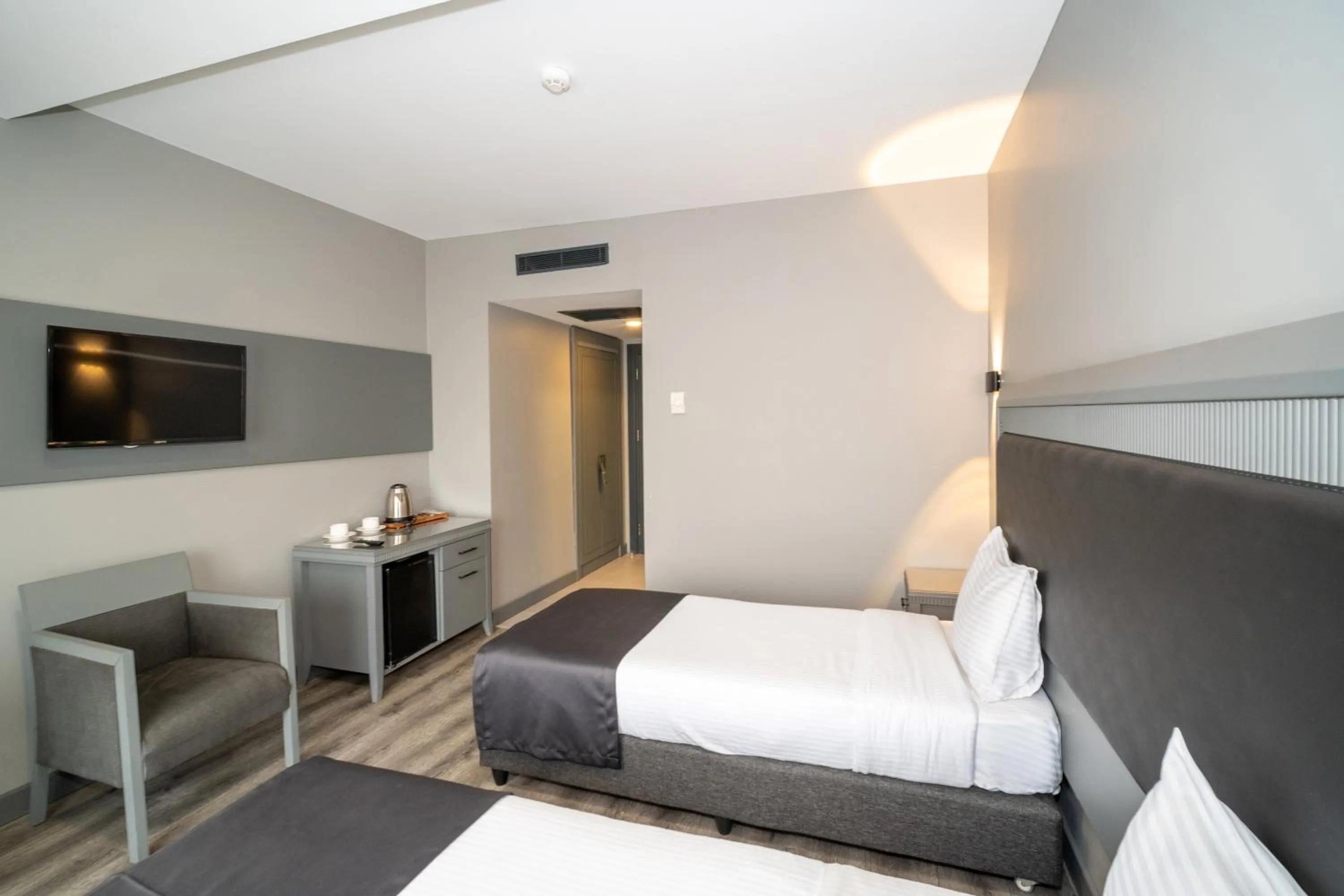 TV and multimedia, Bed in Grand S Hotel