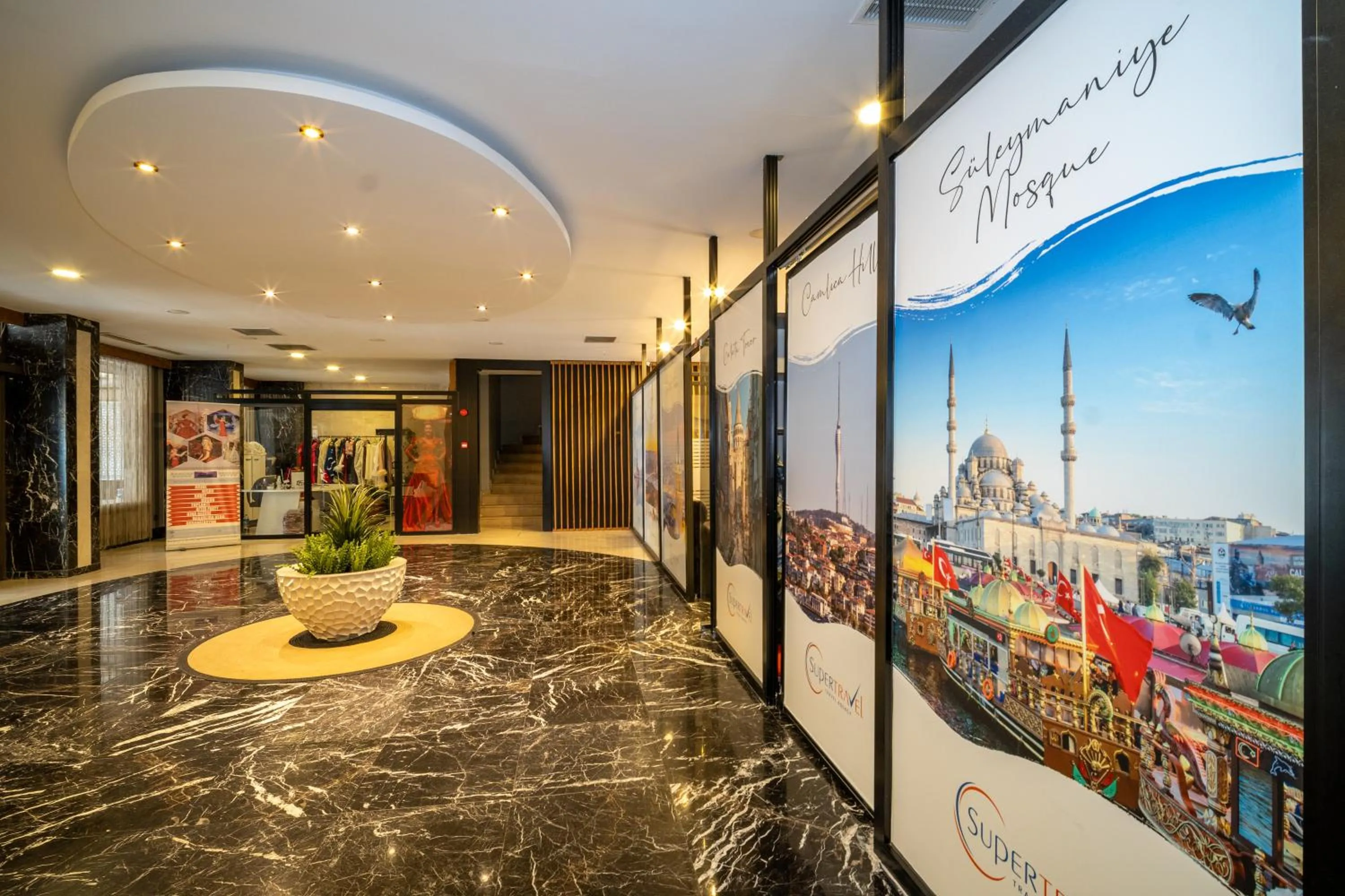 Lobby or reception in Grand S Hotel