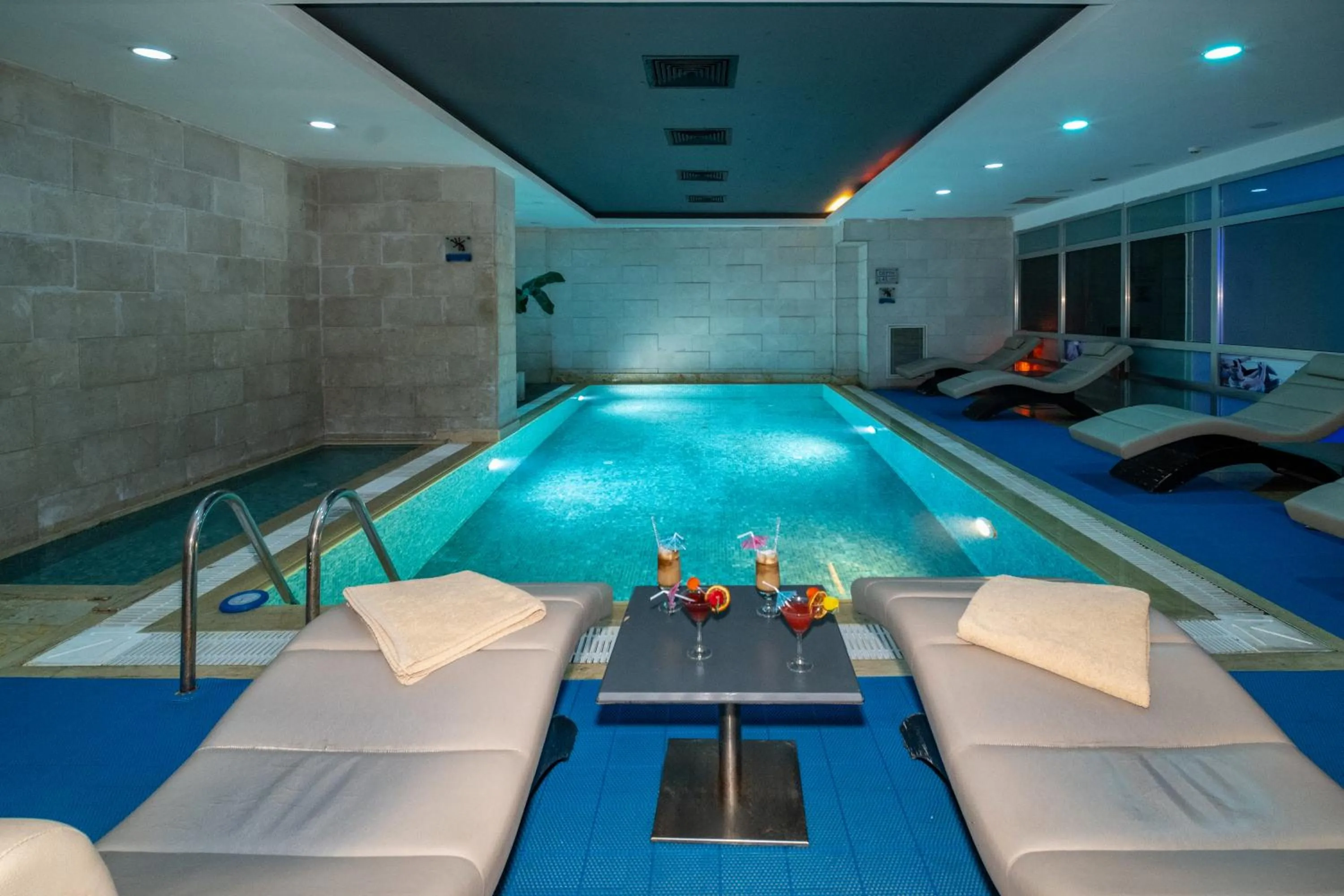 Pool view in Grand S Hotel