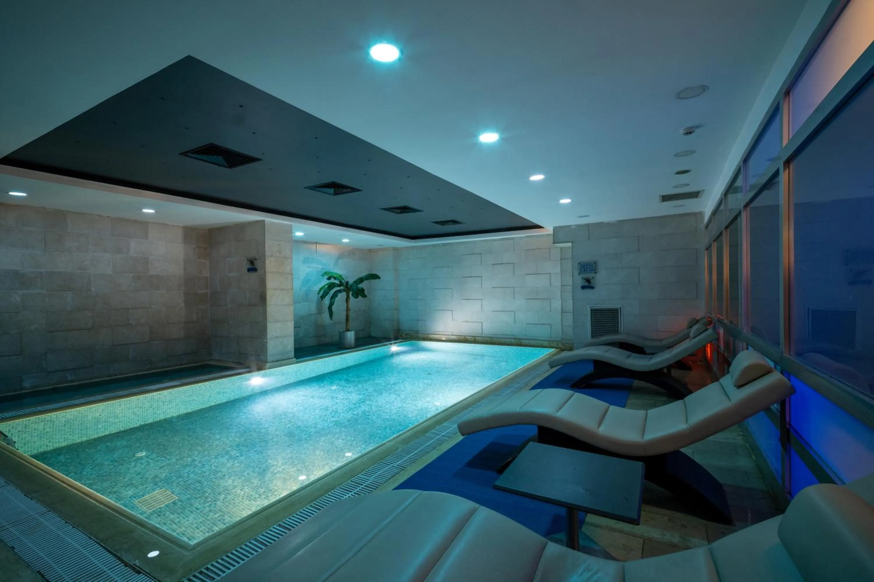 Pool view in Grand S Hotel