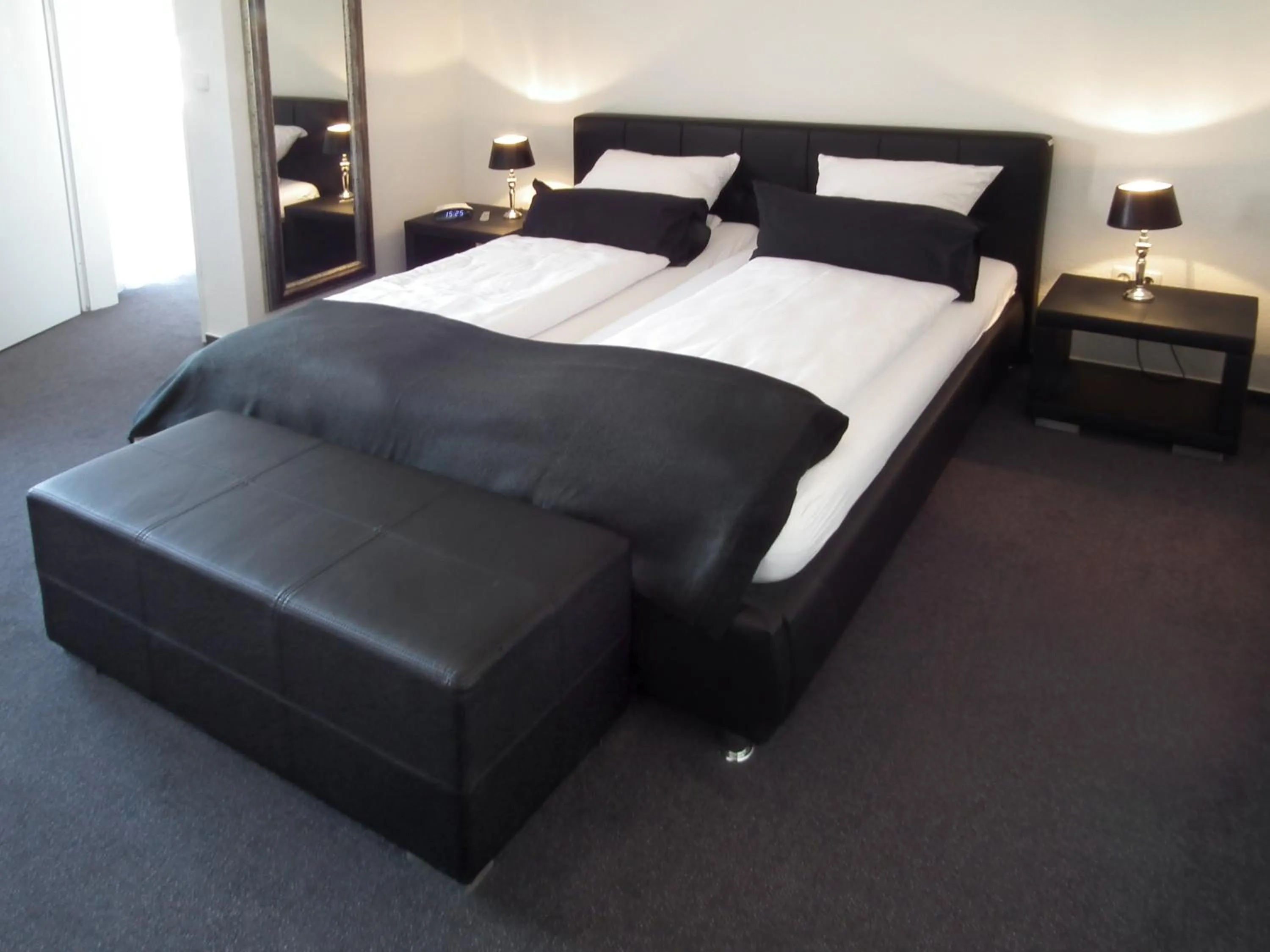 Day, Bed in Hotel Stadt Coblenz