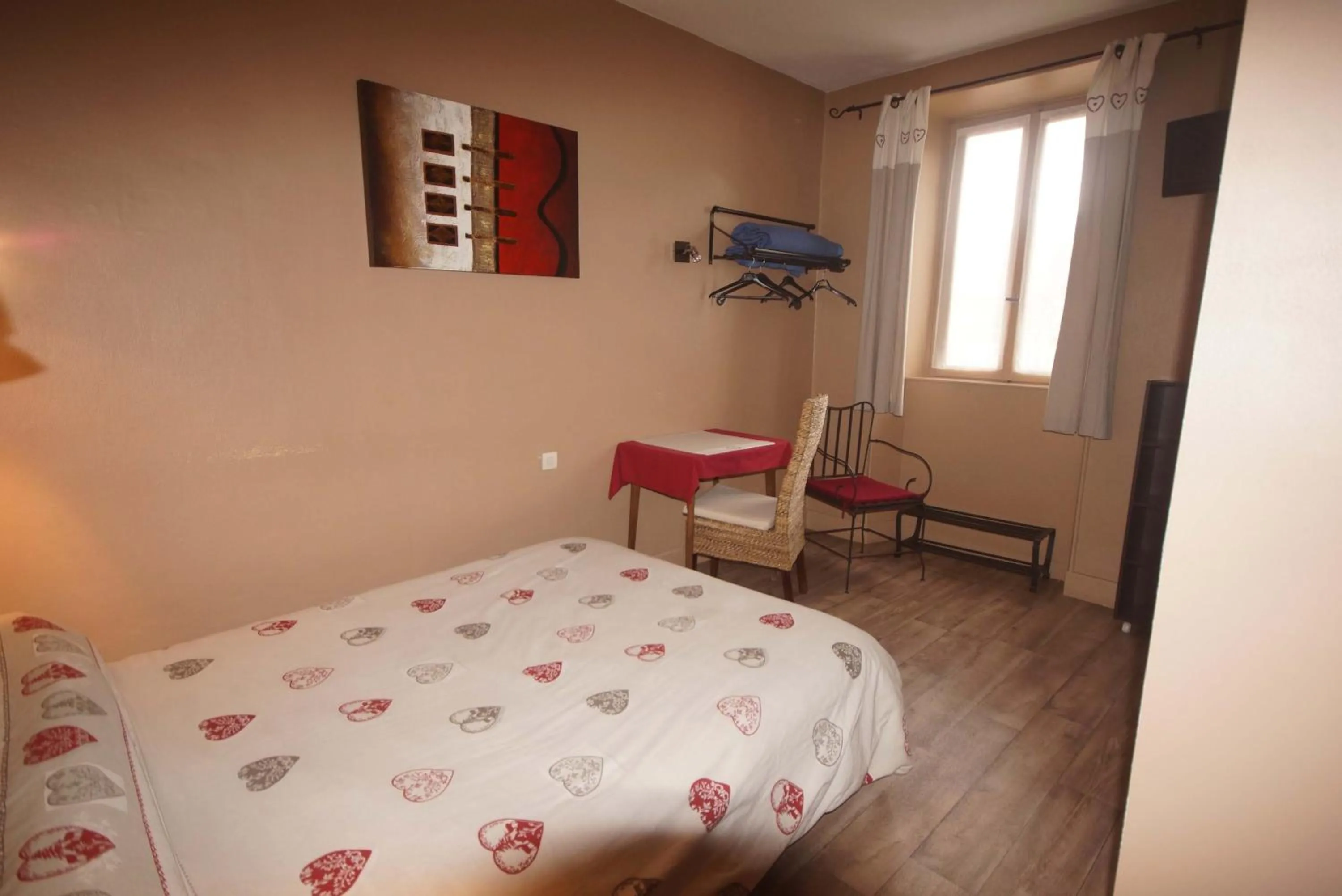 Photo of the whole room, Bed in Pension Saint Antoine