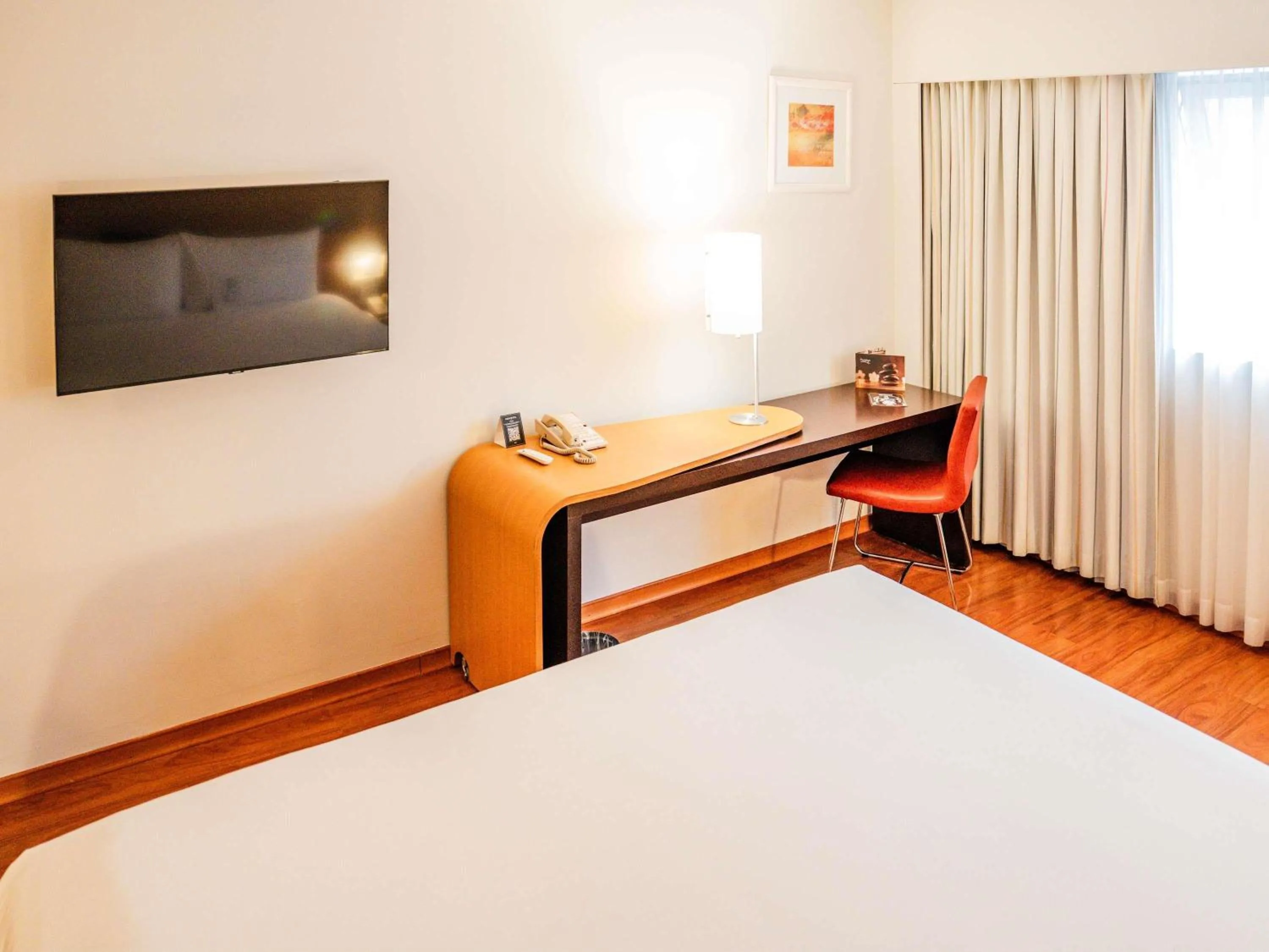 Bedroom, Bed in Novotel Lima San Isidro