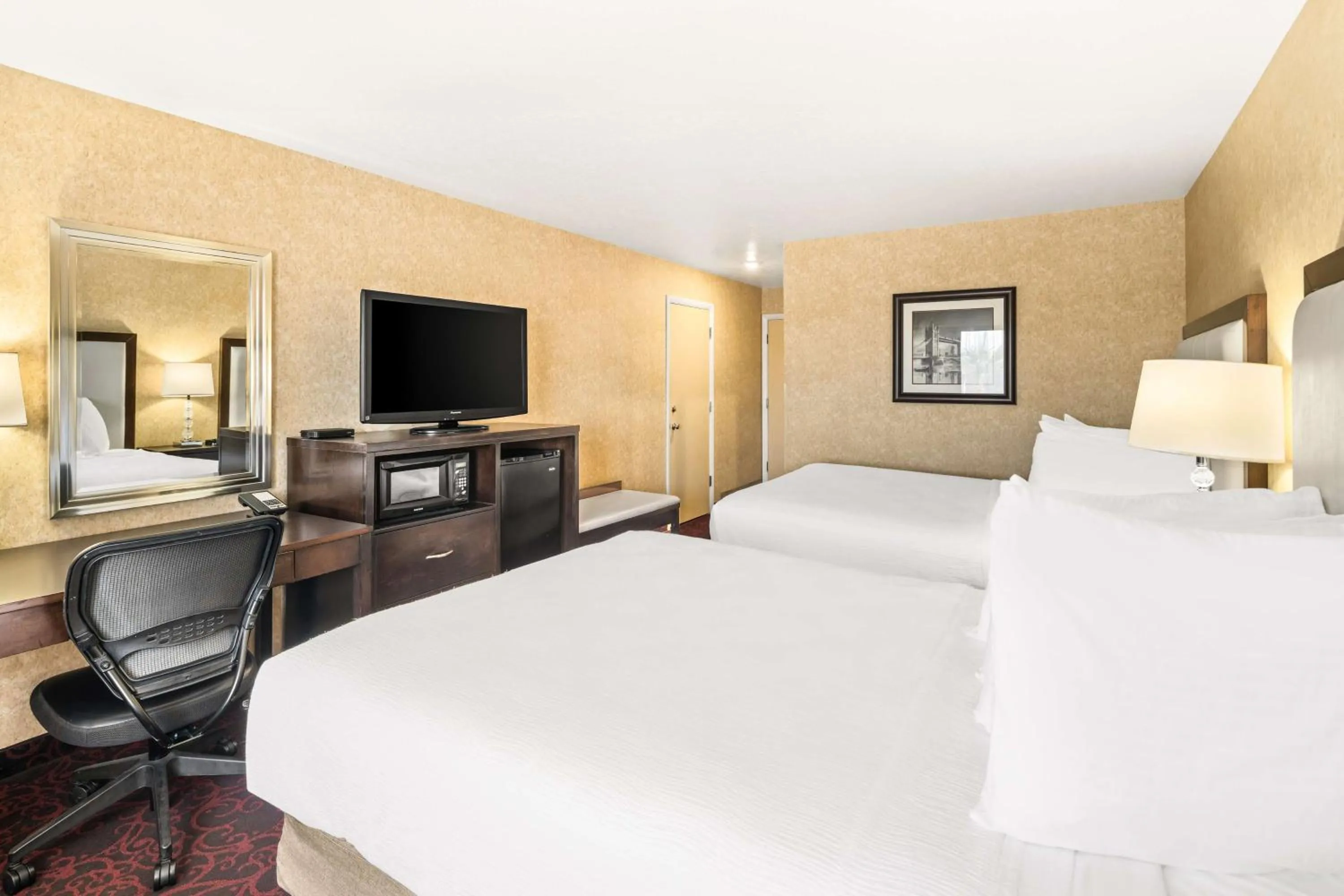 Bedroom, Bed in Best Western Coral Hills