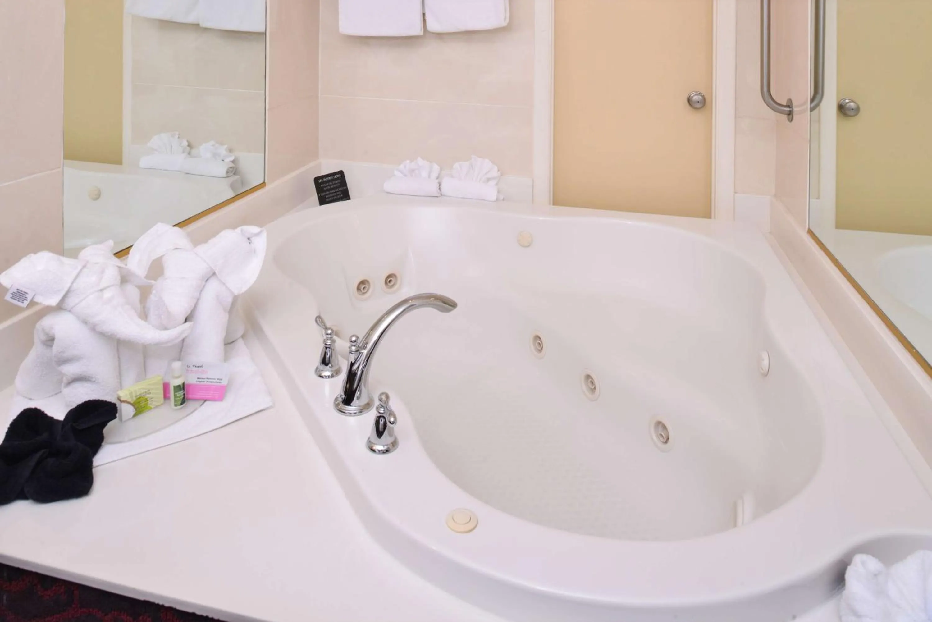 Bathroom in Best Western Coral Hills