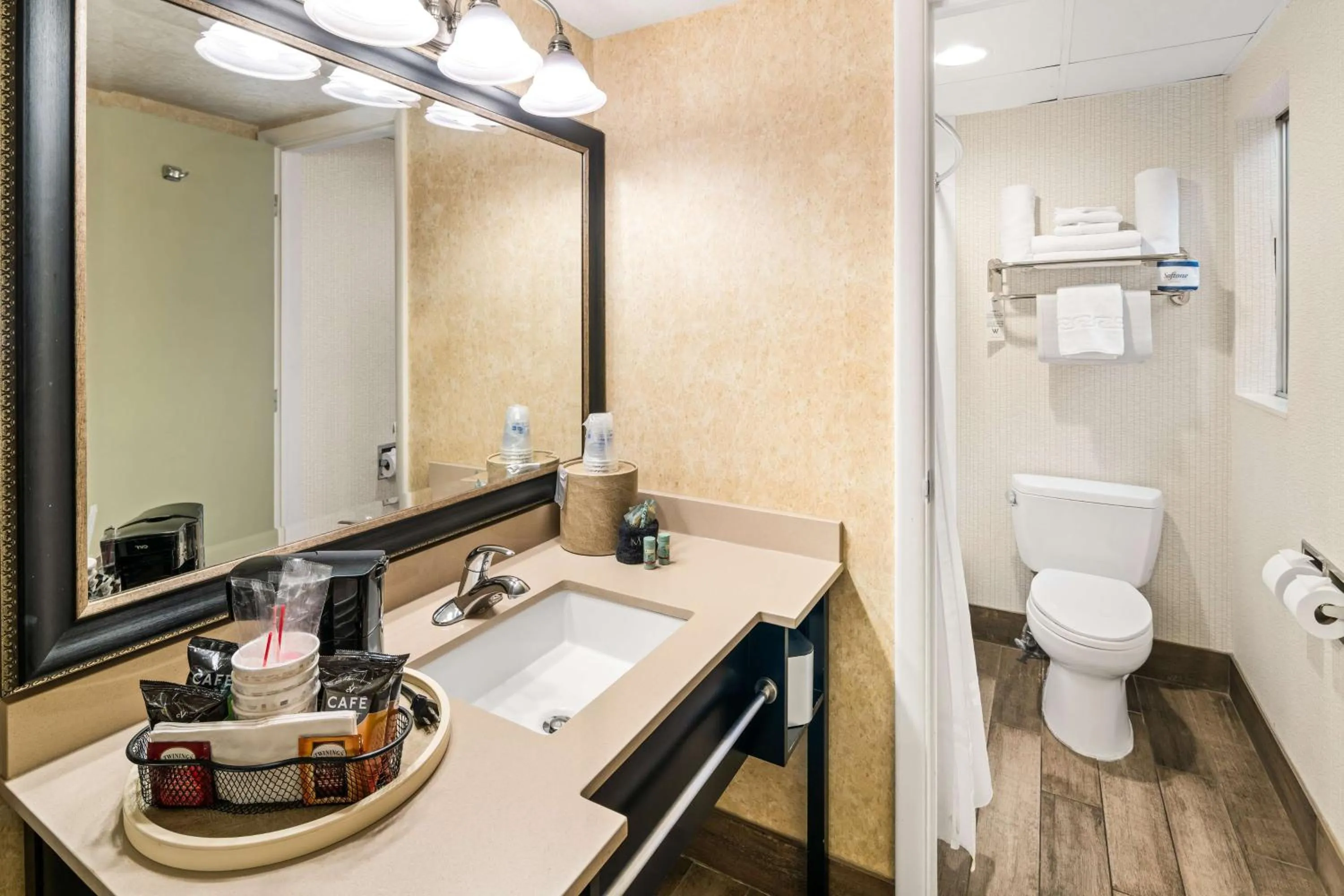 Bathroom in Best Western Coral Hills