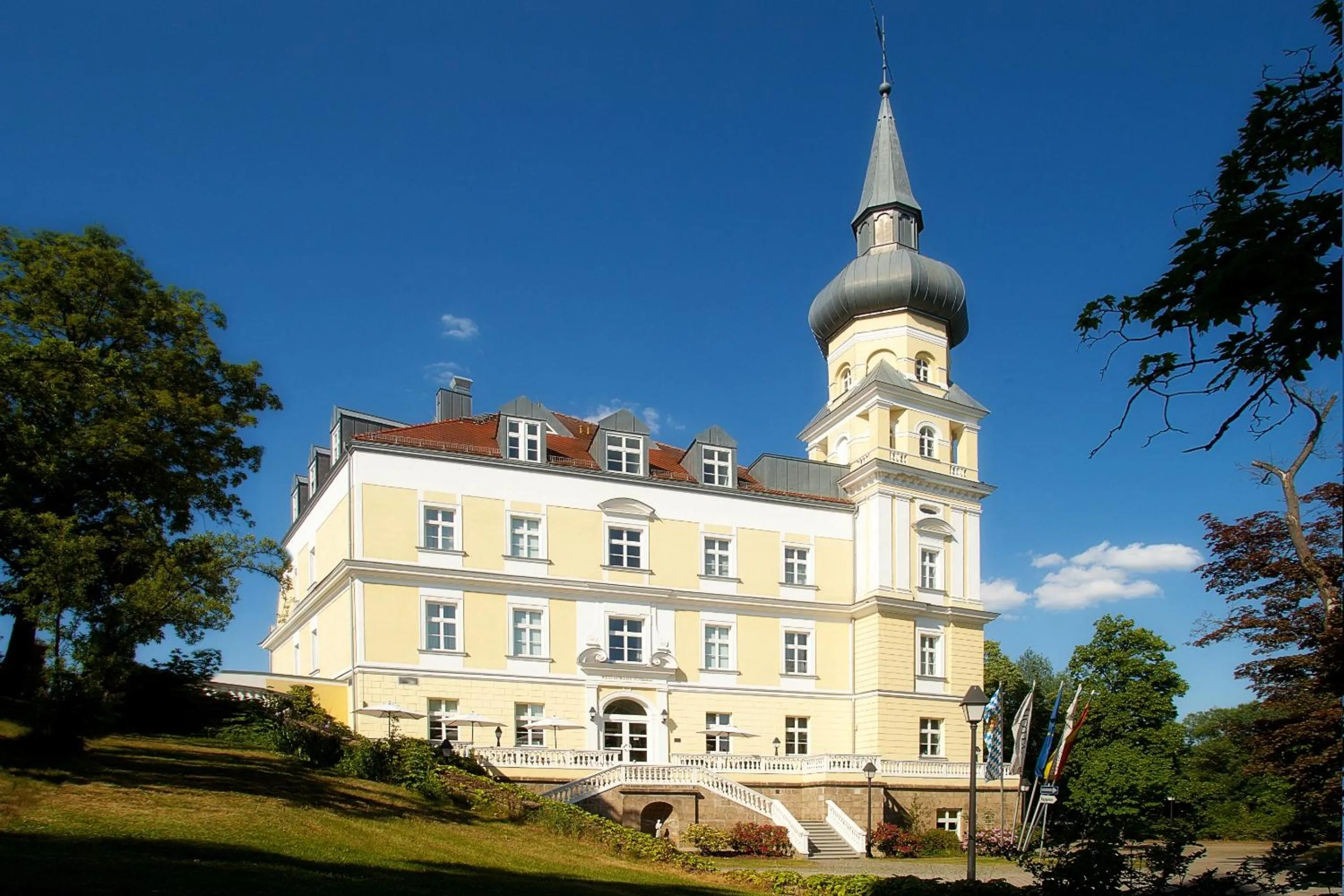 Facade/entrance in Hotel Schloss Schwarzenfeld