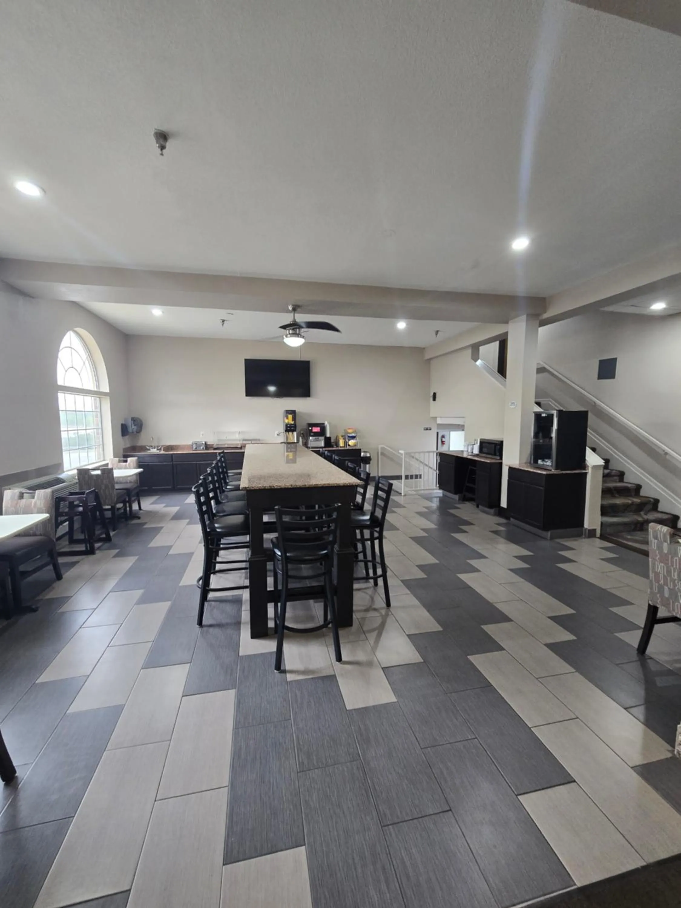 Breakfast in Super 8 by Wyndham Kansas City