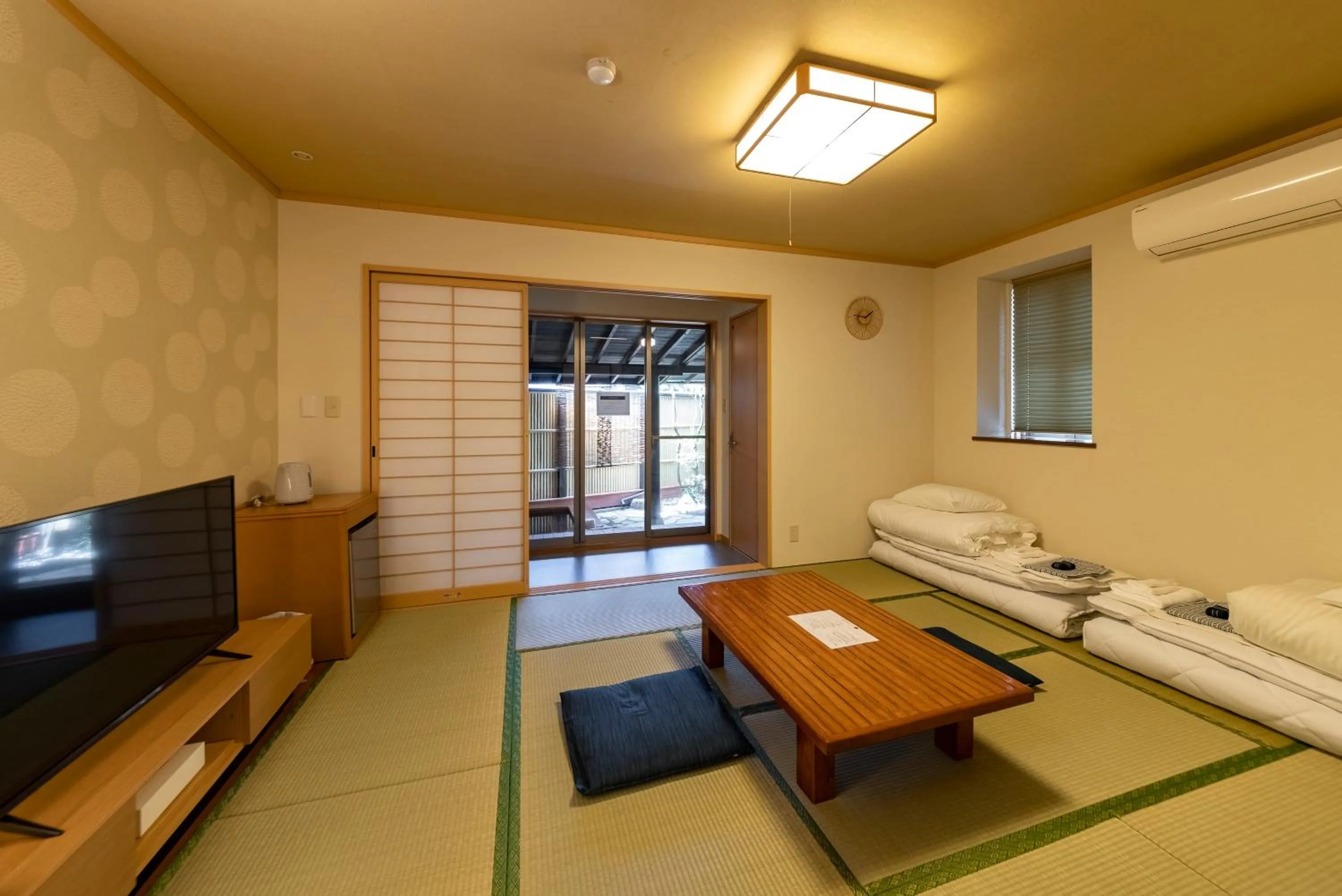 Photo of the whole room in ETAVIA Yufuin Kinrinko