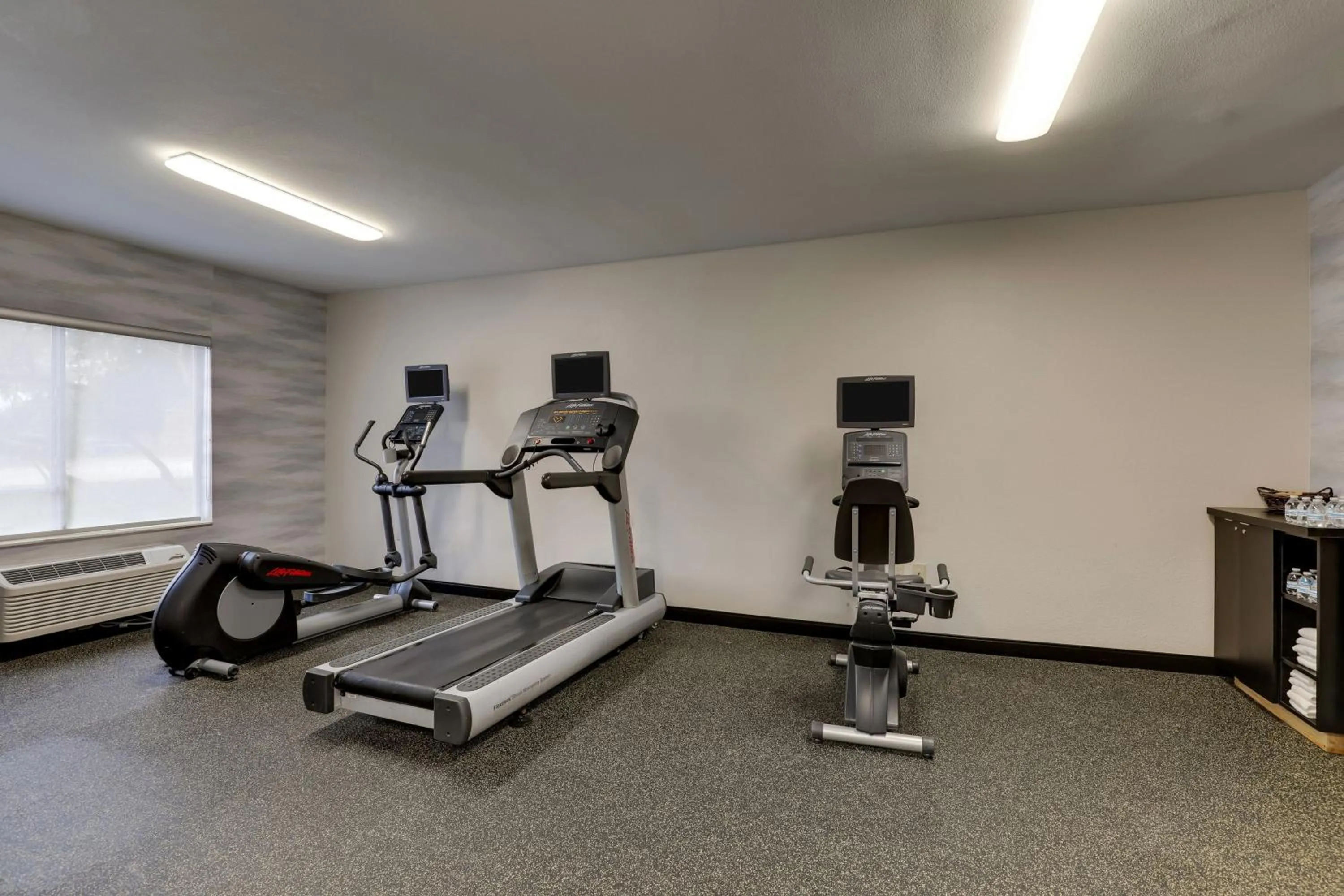 Fitness centre/facilities in Fairfield Inn by Marriott Las Colinas