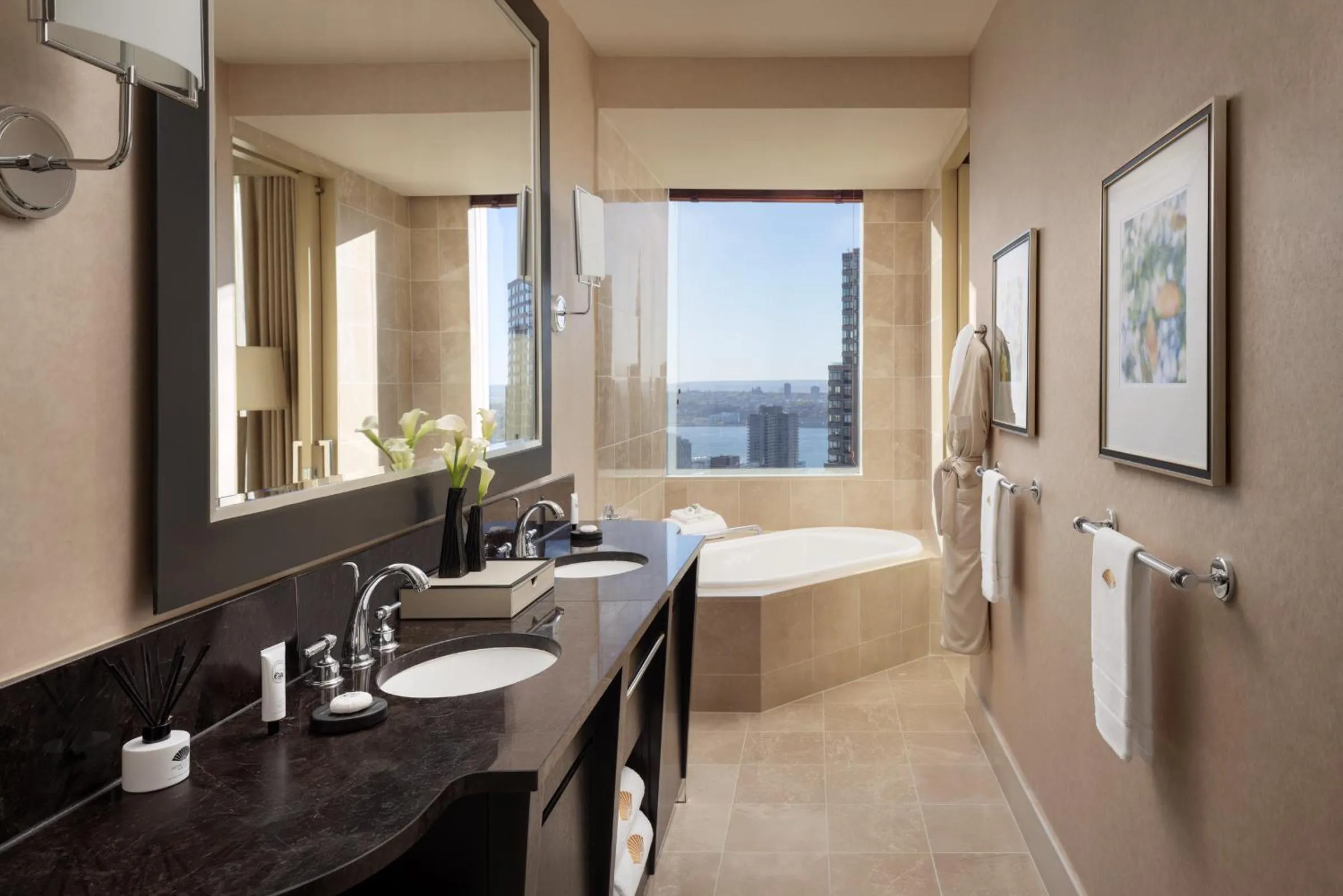 Bathroom, Bed in Mandarin Oriental, New York