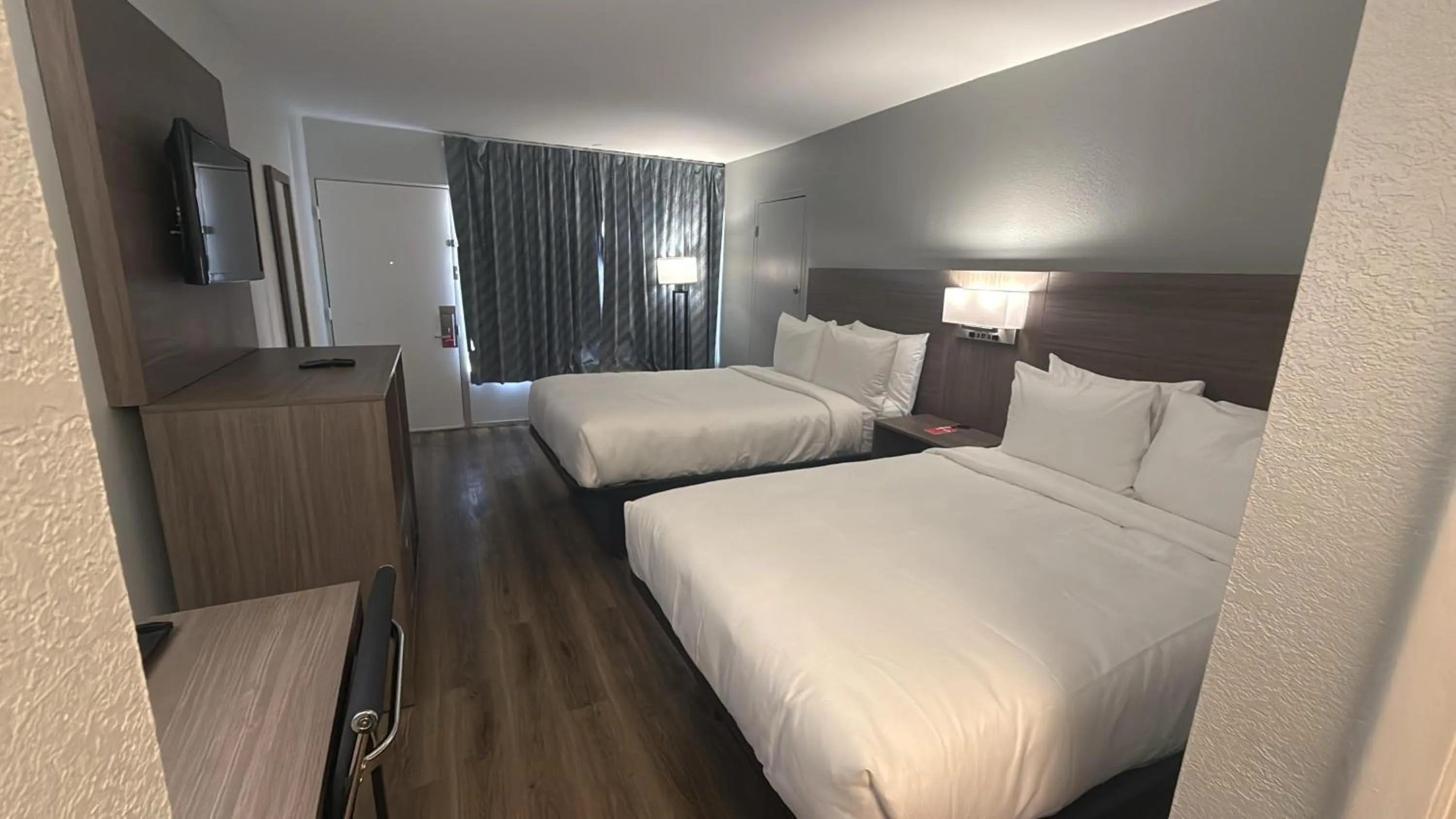 Bed in Econo Lodge Daytona Beach - Speedway