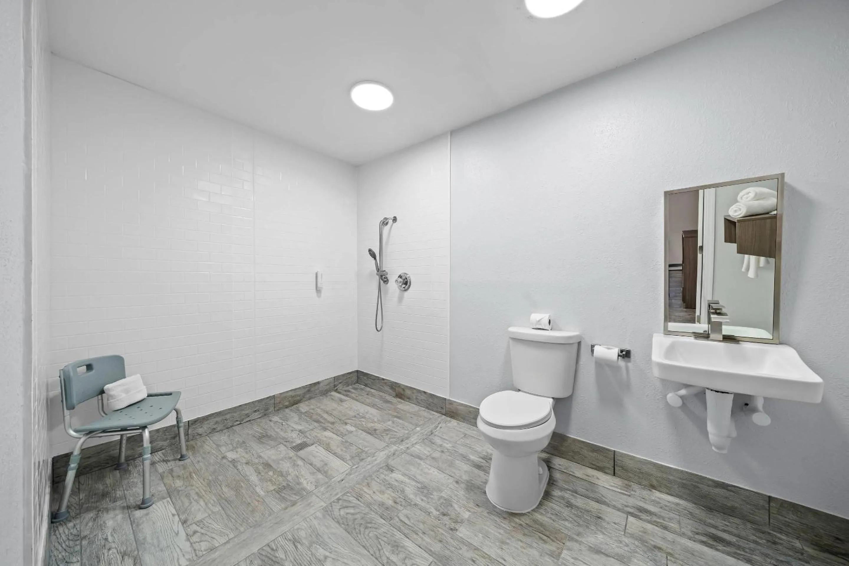 Bedroom in Econo Lodge Daytona Beach - Speedway