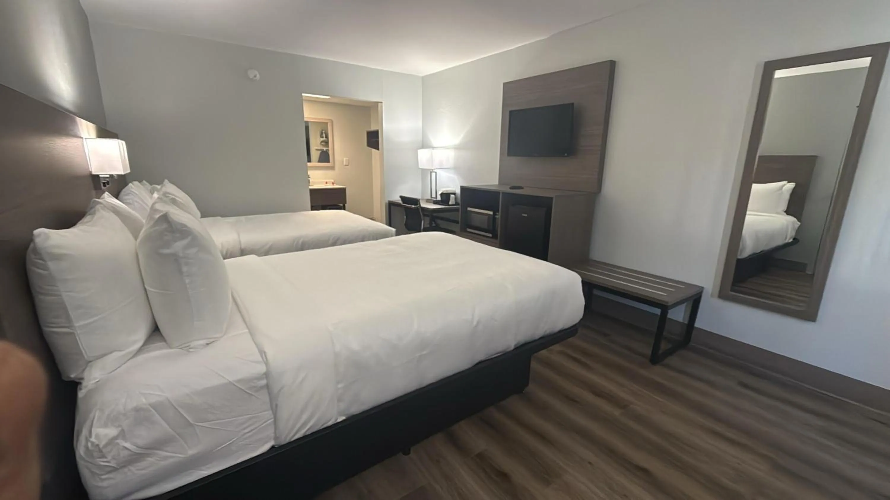 Bed in Econo Lodge Daytona Beach - Speedway