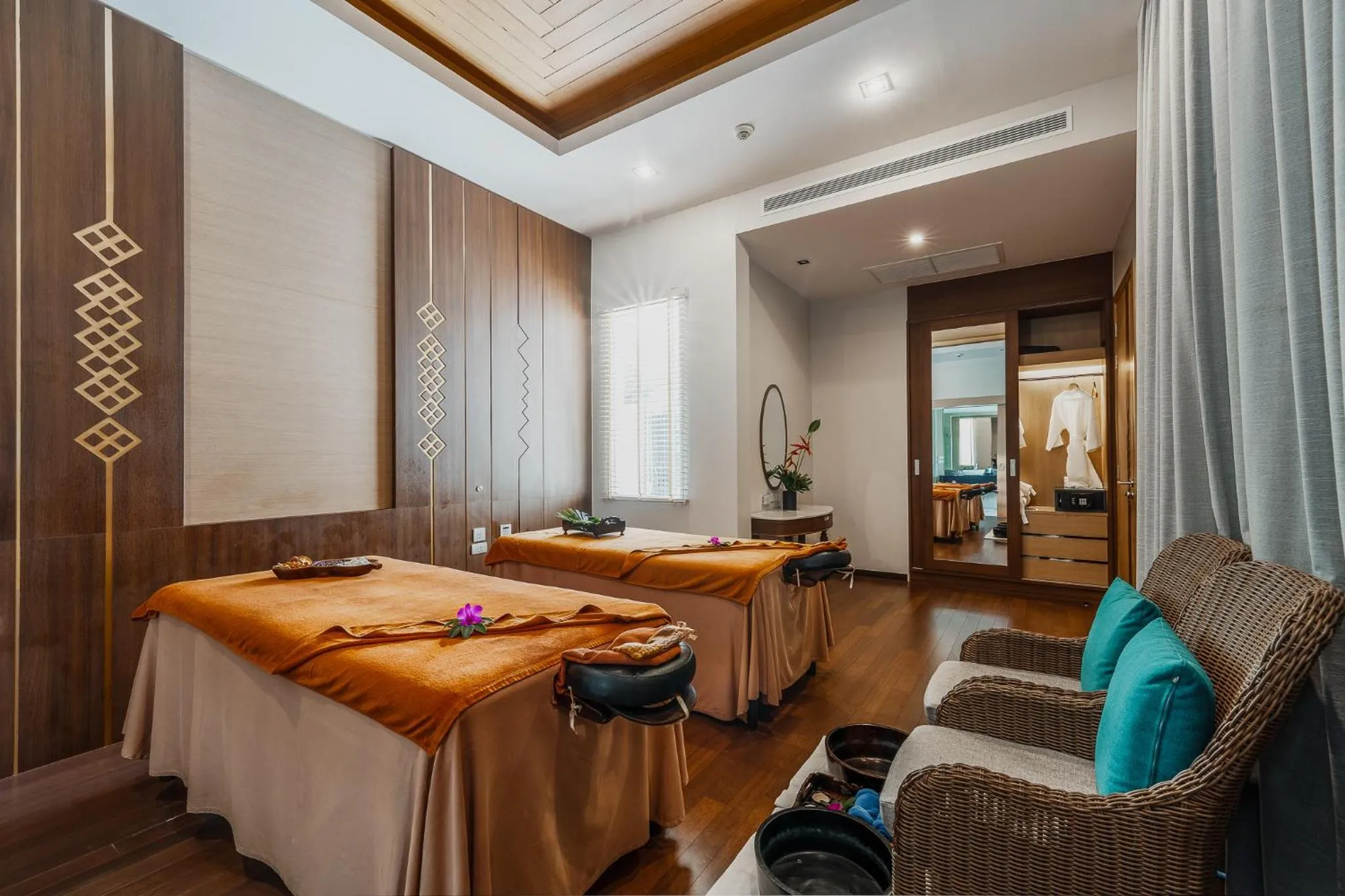 Spa and wellness centre/facilities, Bed in Splash Beach Resort Phuket Family-Friendly Water Park Resort Near Phuket Airport