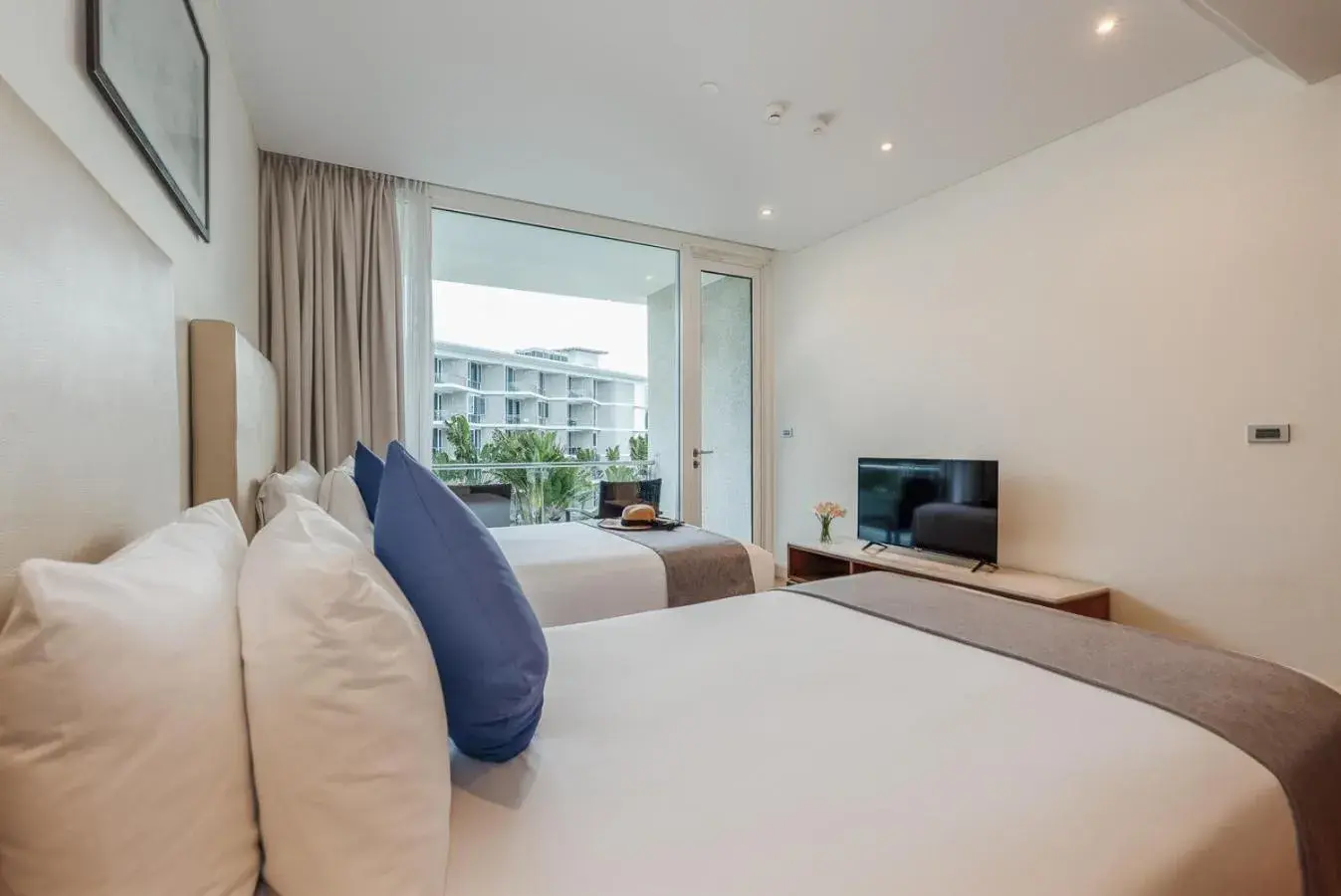 Deluxe Twin Room with Balcony in Splash Beach Resort Phuket Family-Friendly Water Park Resort Near Phuket Airport Deluxe Twin Room with Balcony in Splash Beach Resort Phuket Family-Friendly Water Park Resort Near Phuket Airport