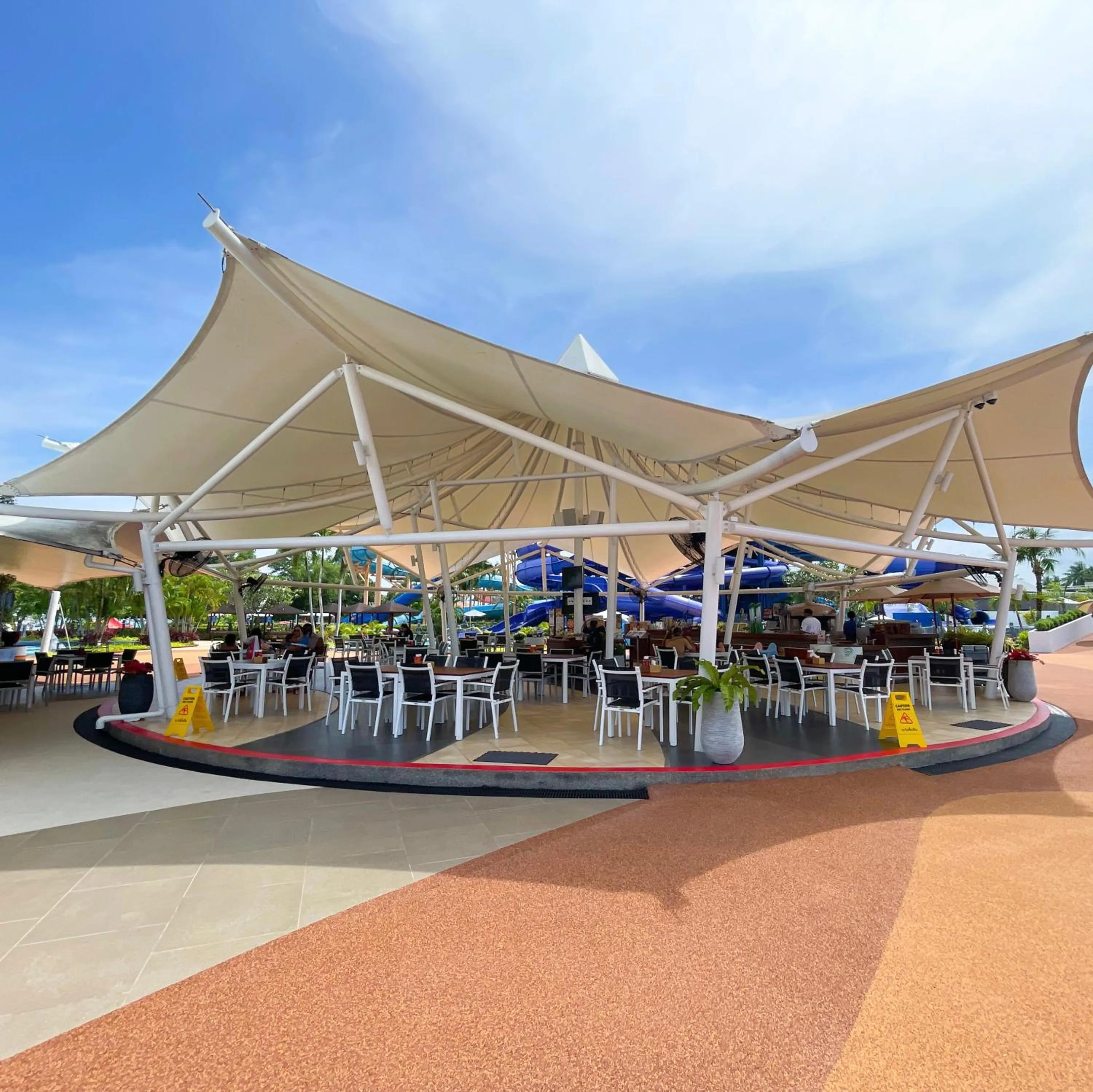 Restaurant/places to eat in Splash Beach Resort Phuket, Family-Friendly Beachfront Water Park Resort