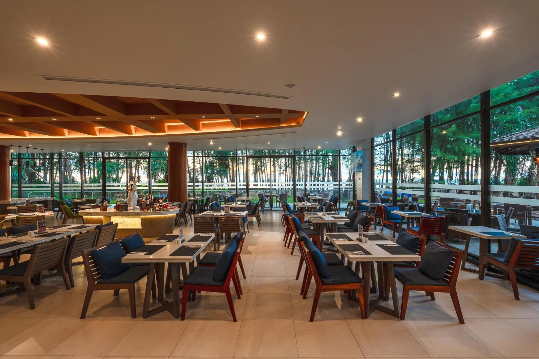 Restaurant/places to eat in Splash Beach Resort Phuket Family-Friendly Water Park Resort Near Phuket Airport