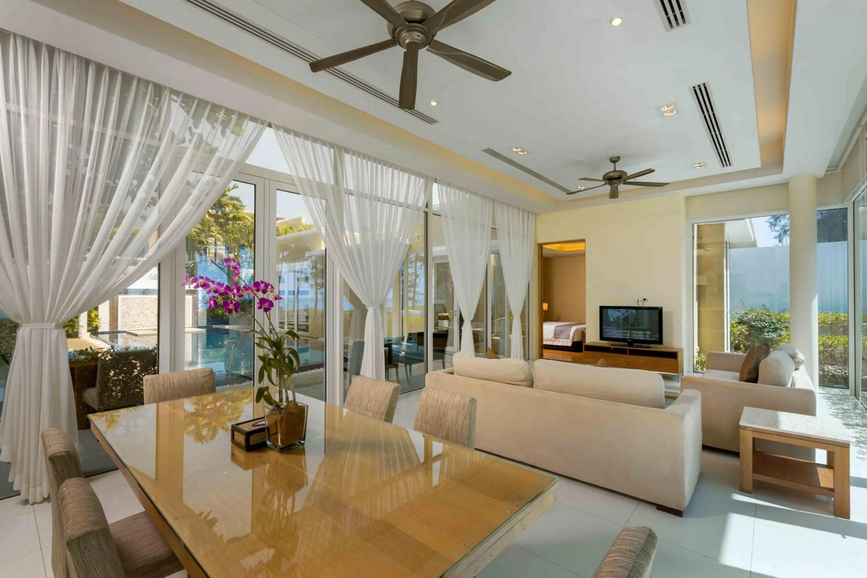 Dining area in Splash Beach Resort Phuket Family-Friendly Water Park Resort Near Phuket Airport