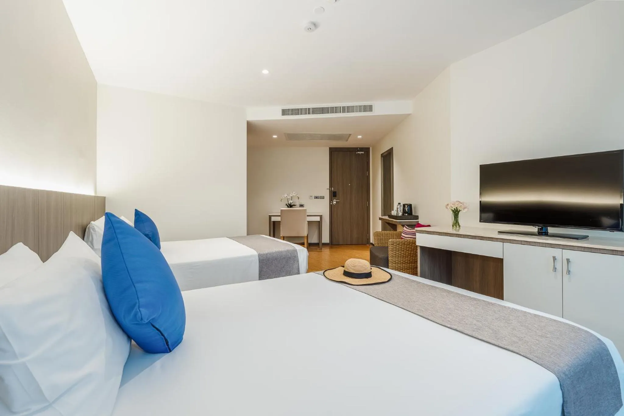 Bed in Splash Beach Resort Phuket Family-Friendly Water Park Resort Near Phuket Airport