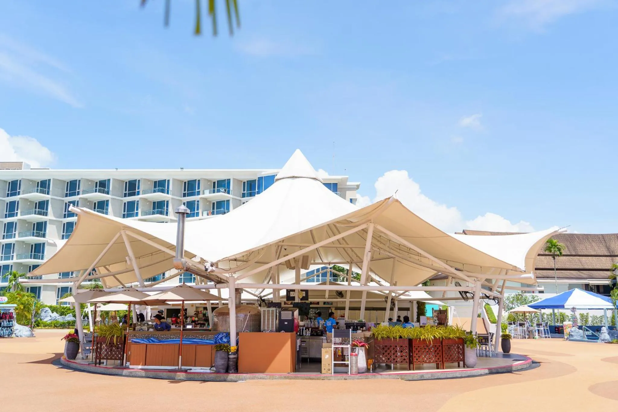 Restaurant/places to eat in Splash Beach Resort Phuket, Family-Friendly Beachfront Water Park Resort