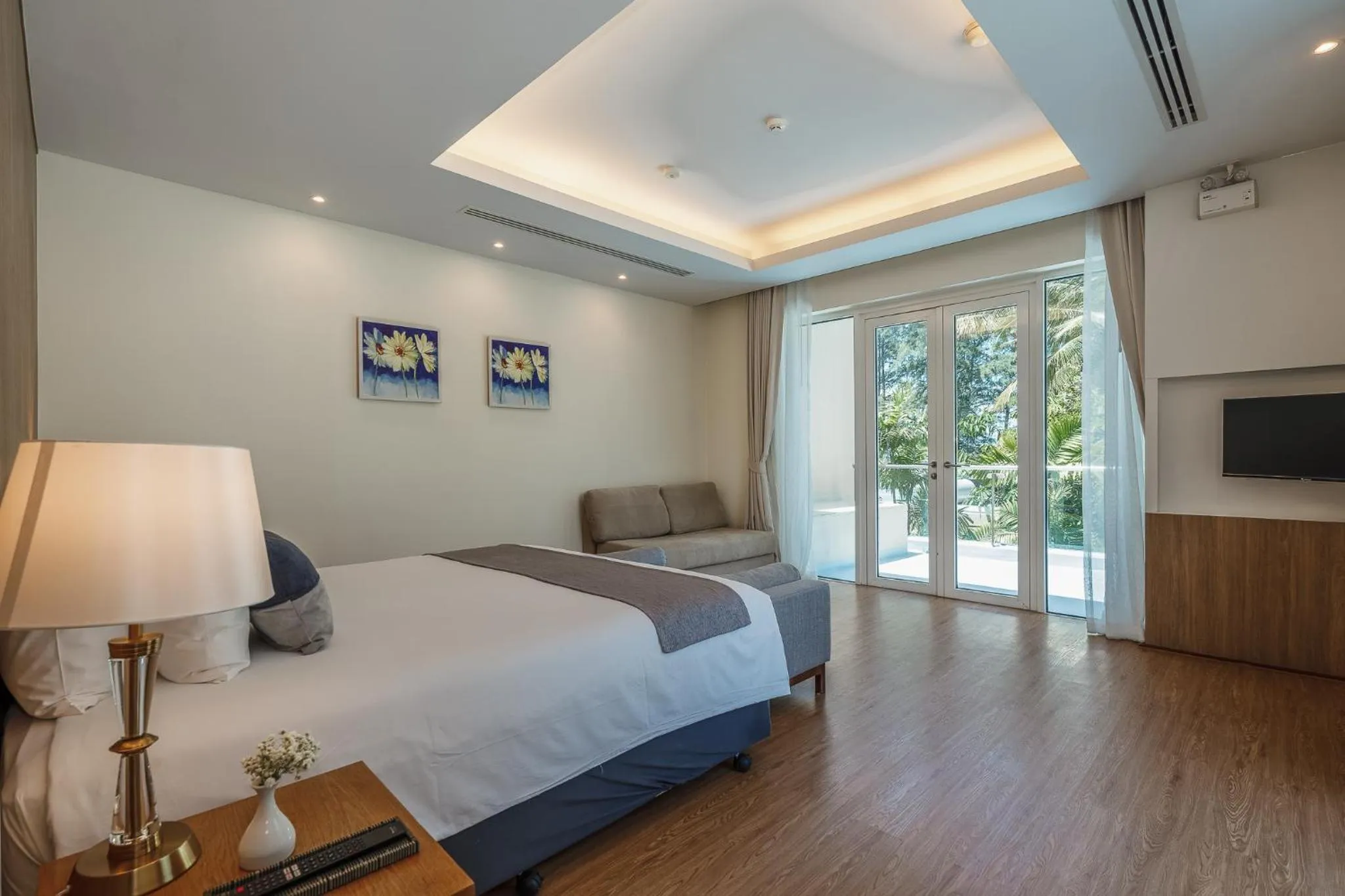 Bedroom, Bed in Splash Beach Resort Phuket Family-Friendly Water Park Resort Near Phuket Airport