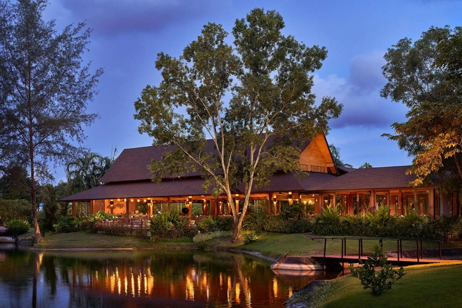 Restaurant/places to eat in Splash Beach Resort Phuket, Family-Friendly Beachfront Water Park Resort