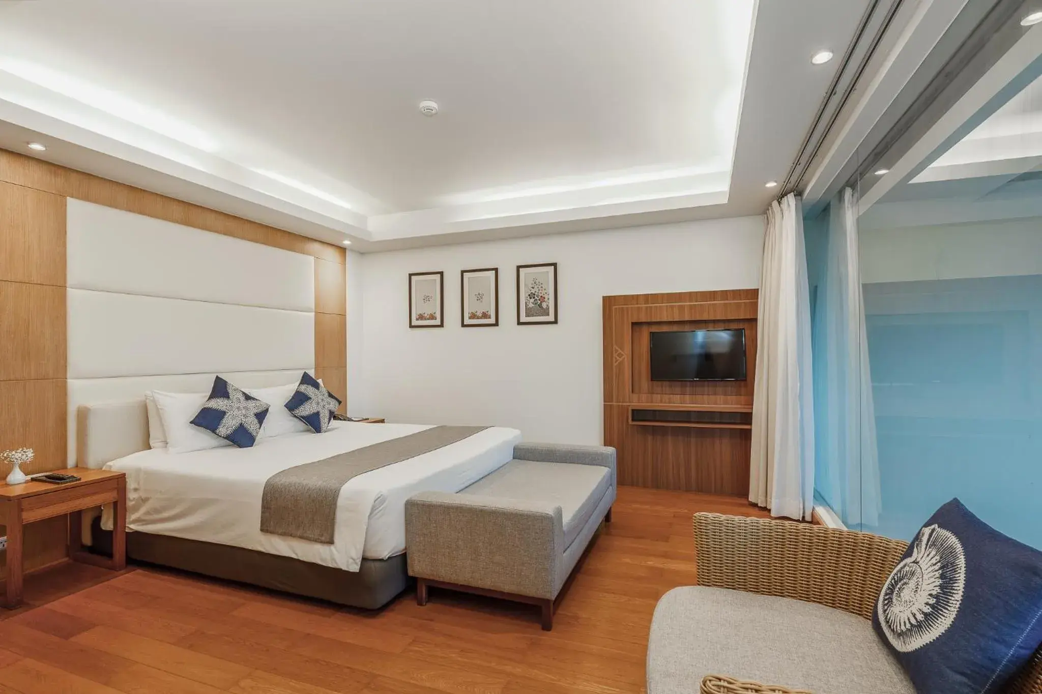 4 BR Penthouse Pool Suite with kitchen in Splash Beach Resort Phuket Family-Friendly Water Park Resort Near Phuket Airport 4 BR Penthouse Pool Suite with kitchen in Splash Beach Resort Phuket Family-Friendly Water Park Resort Near Phuket Airport