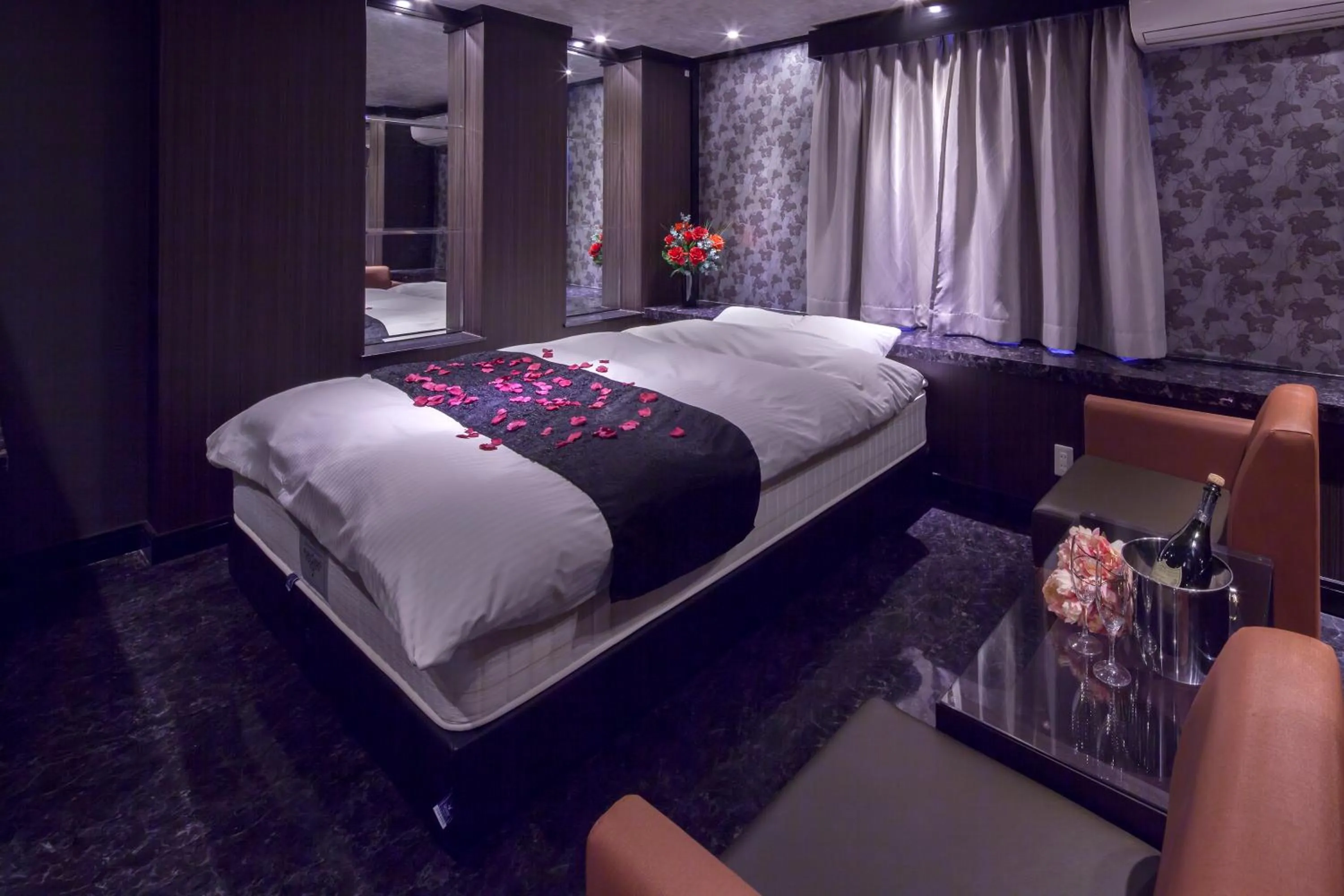 Bed in ホテルオリジン Hotel Origin 男塾ホテルグループ