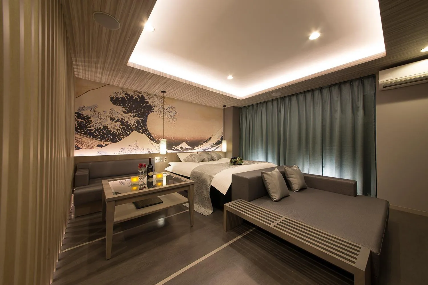 Bed in ルトゥール難波 RetourNANBA 男塾ホテルグループ