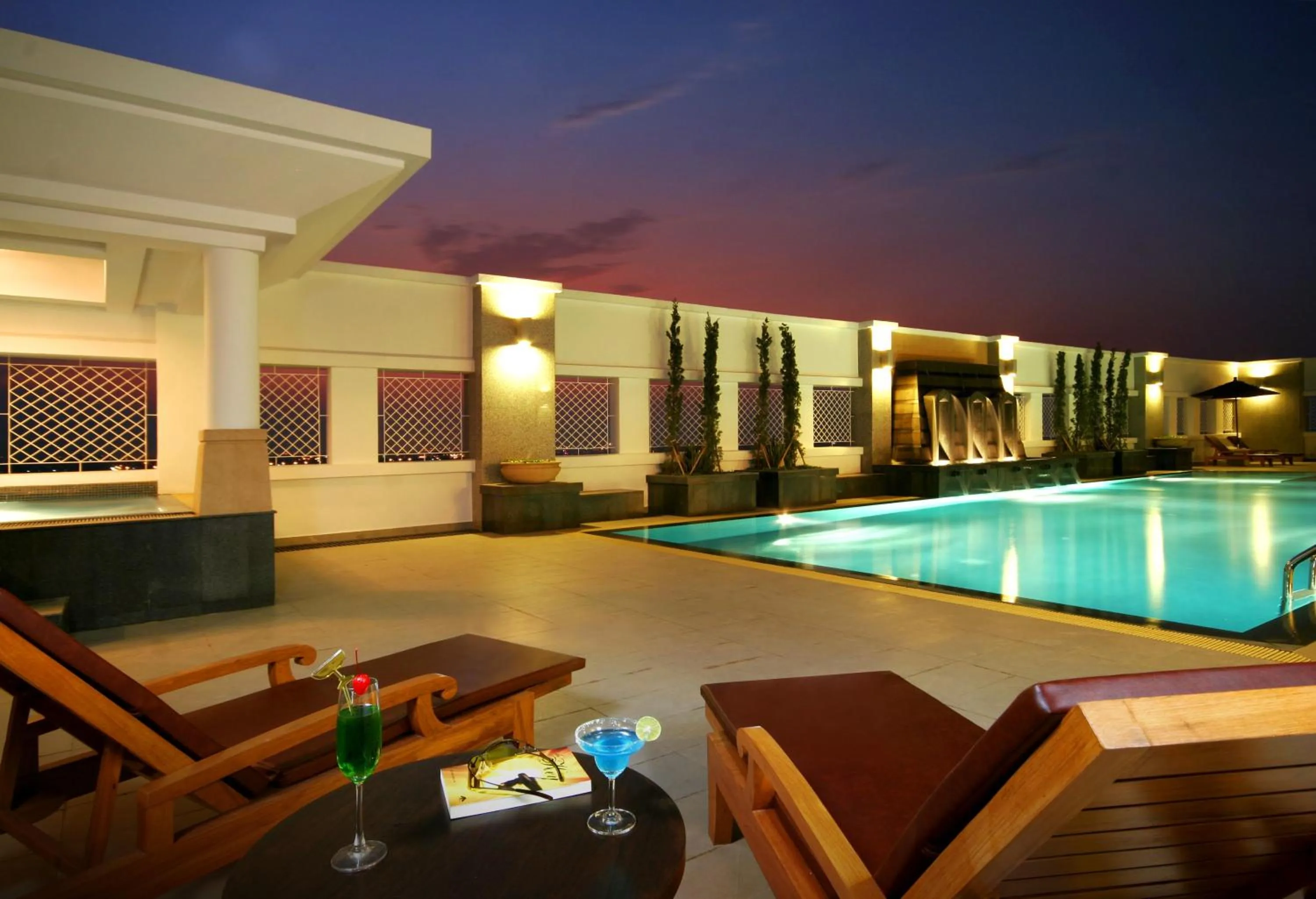 Swimming pool in Kantary Hotel Ayutthaya