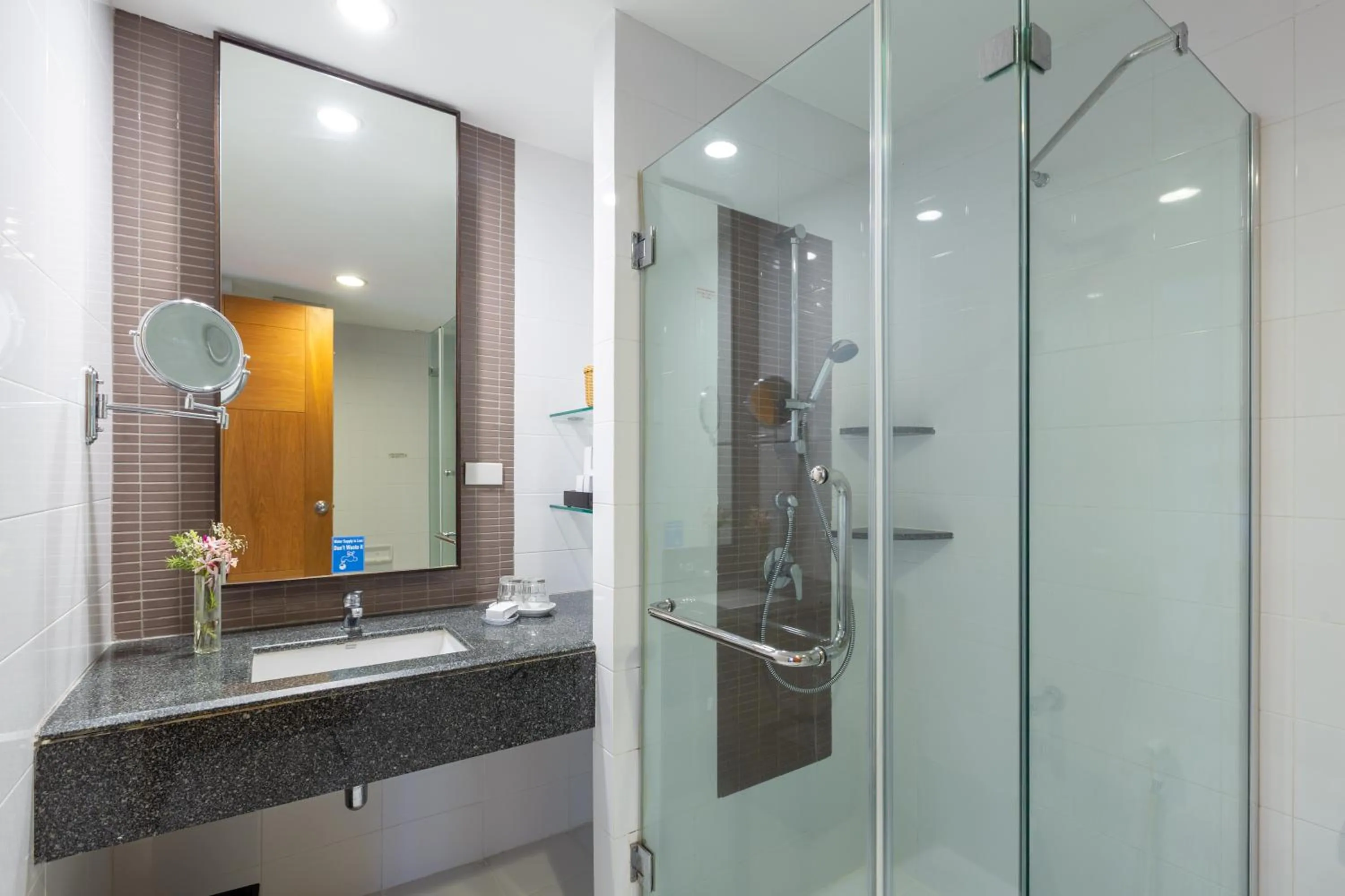 Shower in Kantary Hotel Ayutthaya