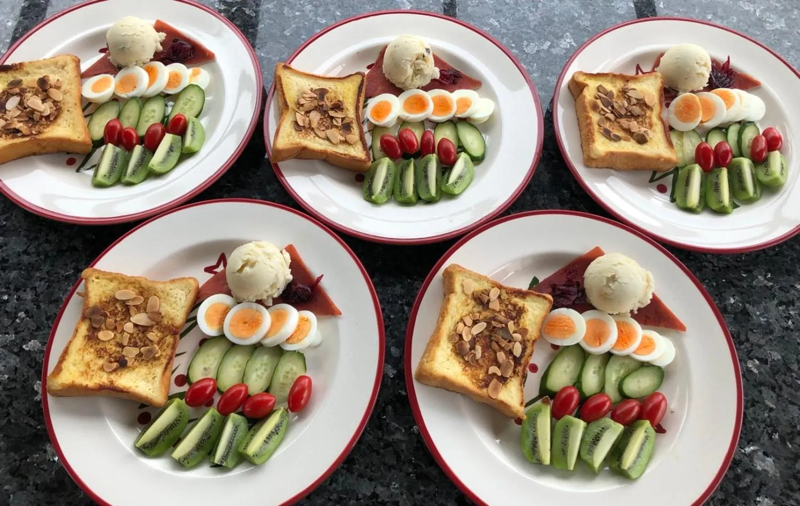 American breakfast in Stone Party