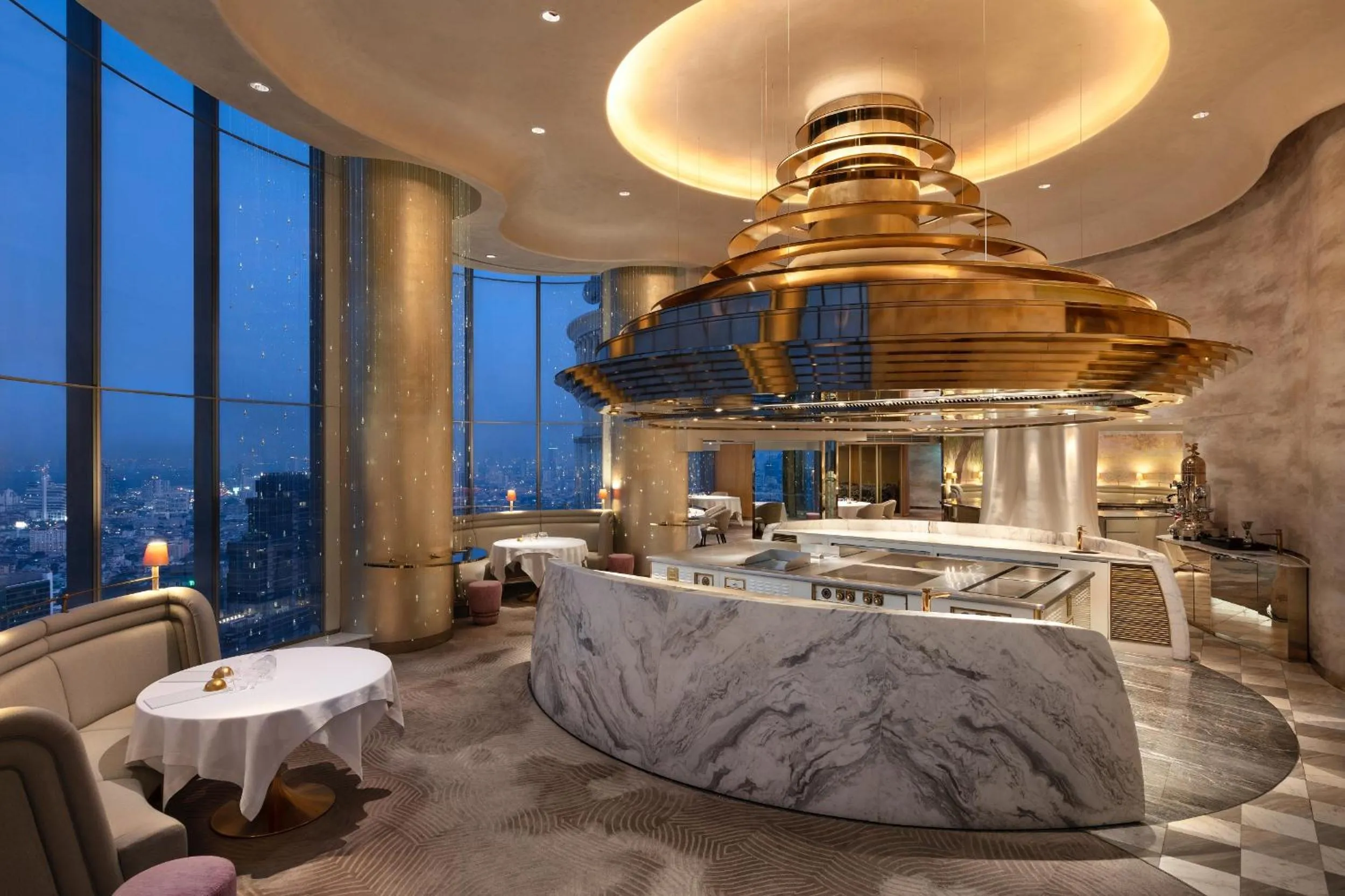 Restaurant/places to eat in Tower Club at lebua
