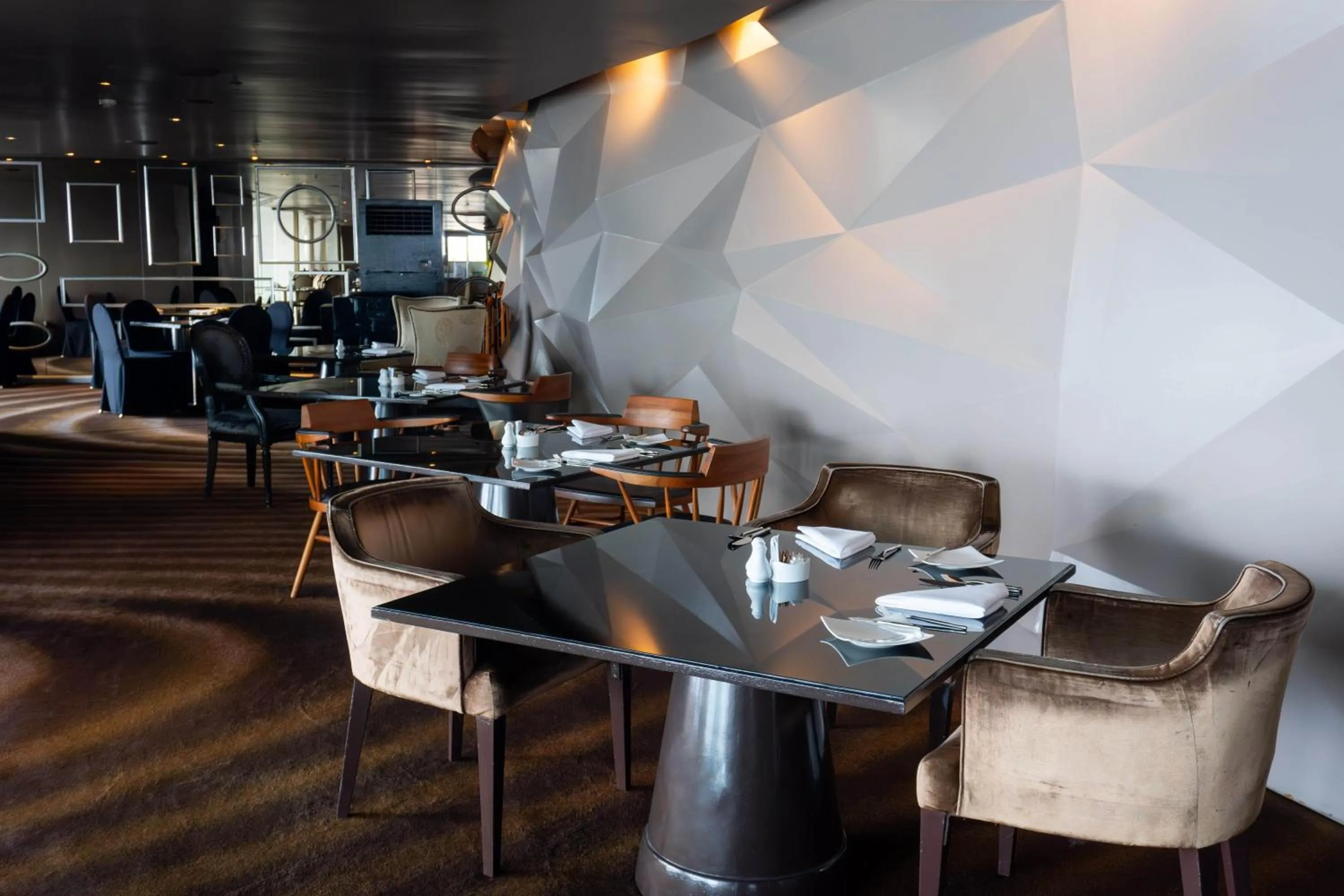 Lounge or bar in Tower Club at lebua