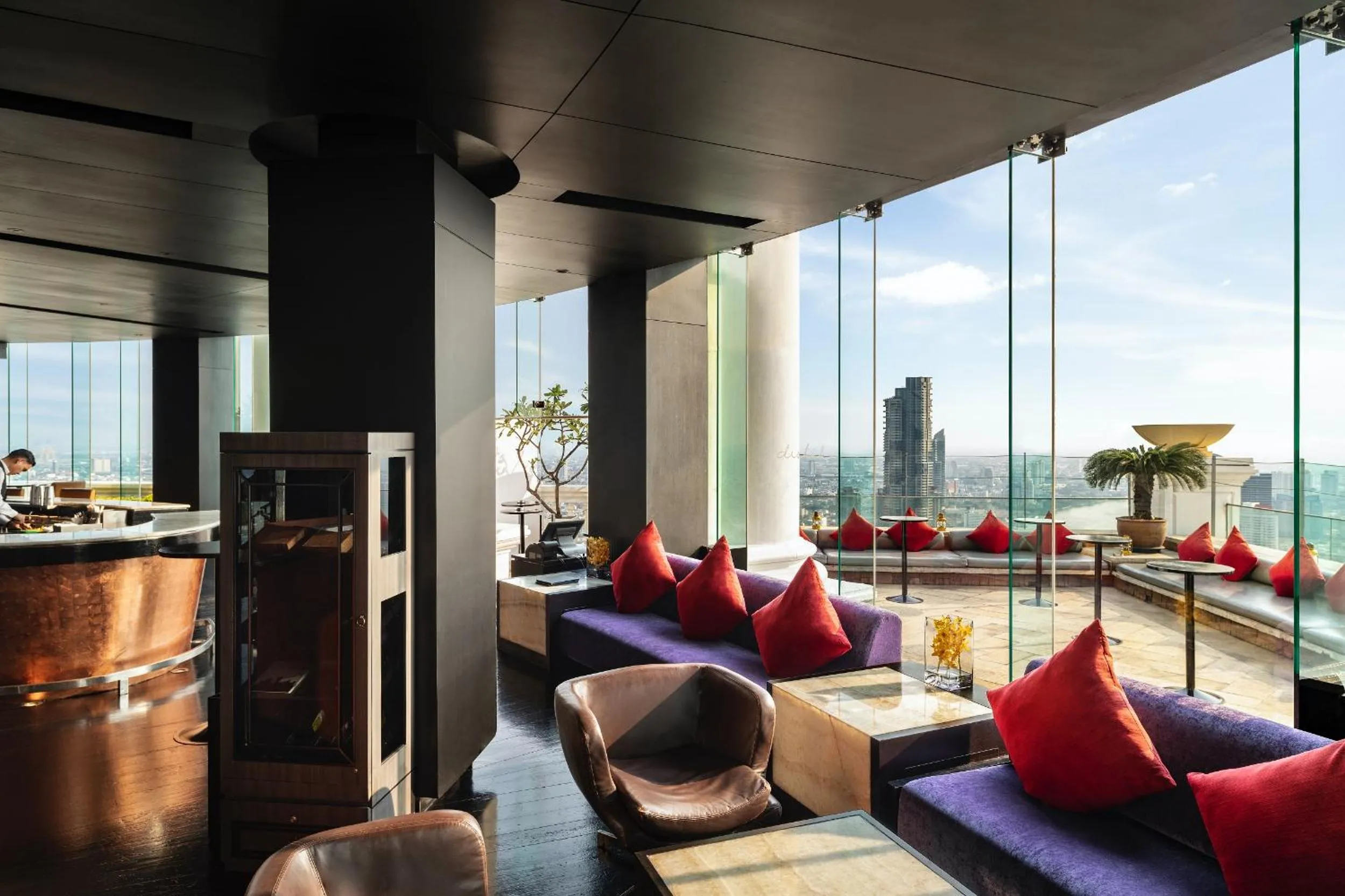 Lounge or bar in Tower Club at lebua