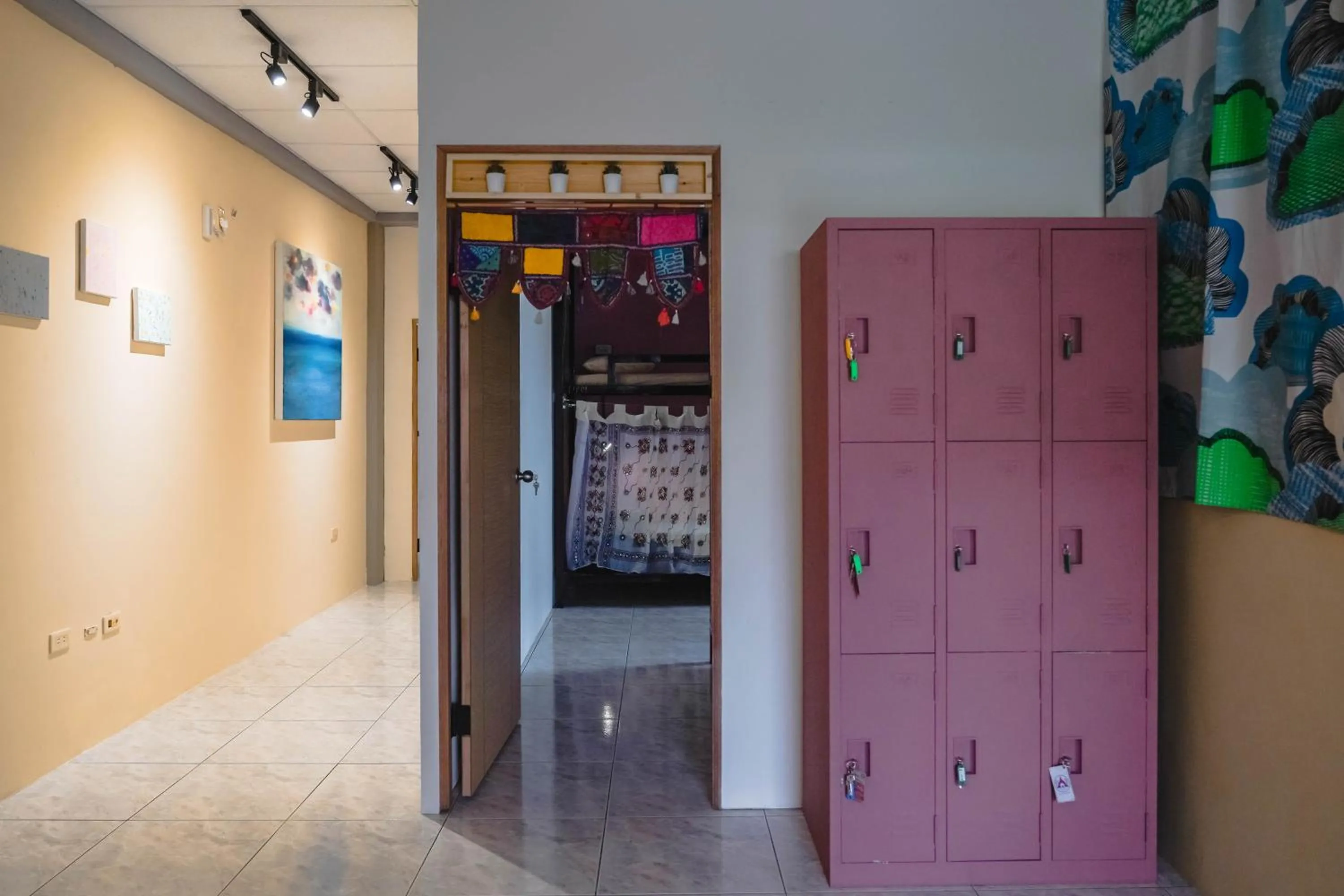 Dulan The Travel Bug Bistro Inn