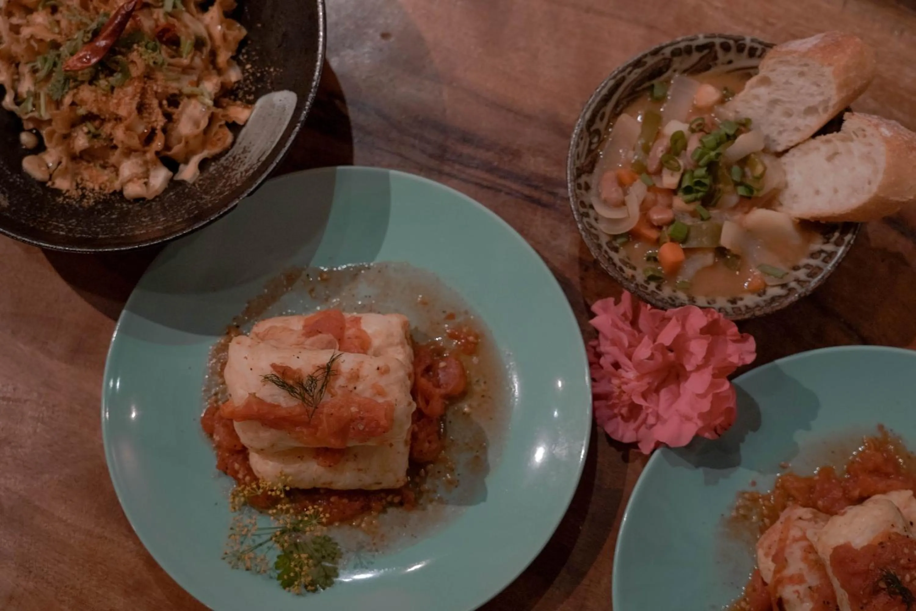 Dulan The Travel Bug Bistro Inn