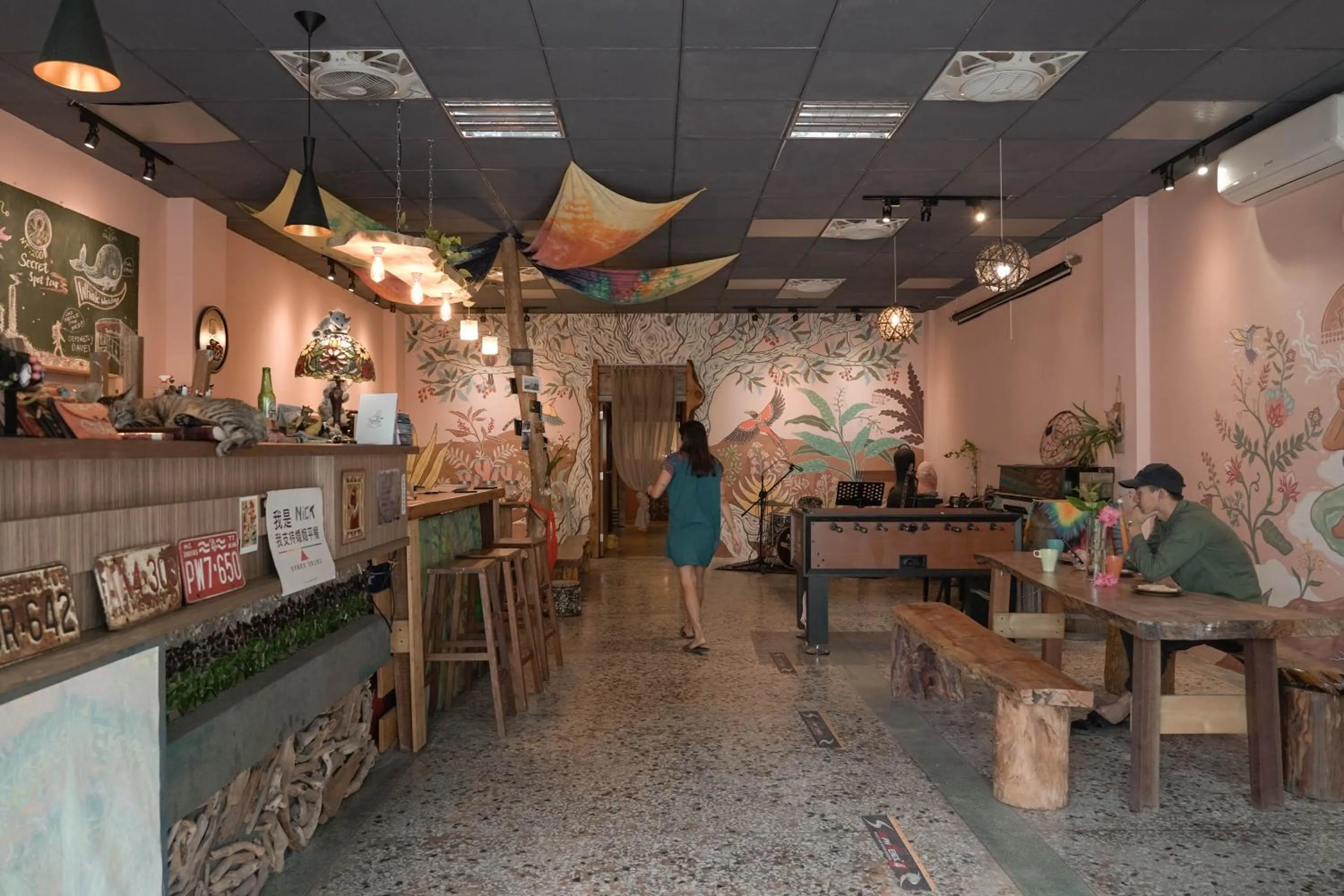 Property building in Dulan The Travel Bug Bistro Inn