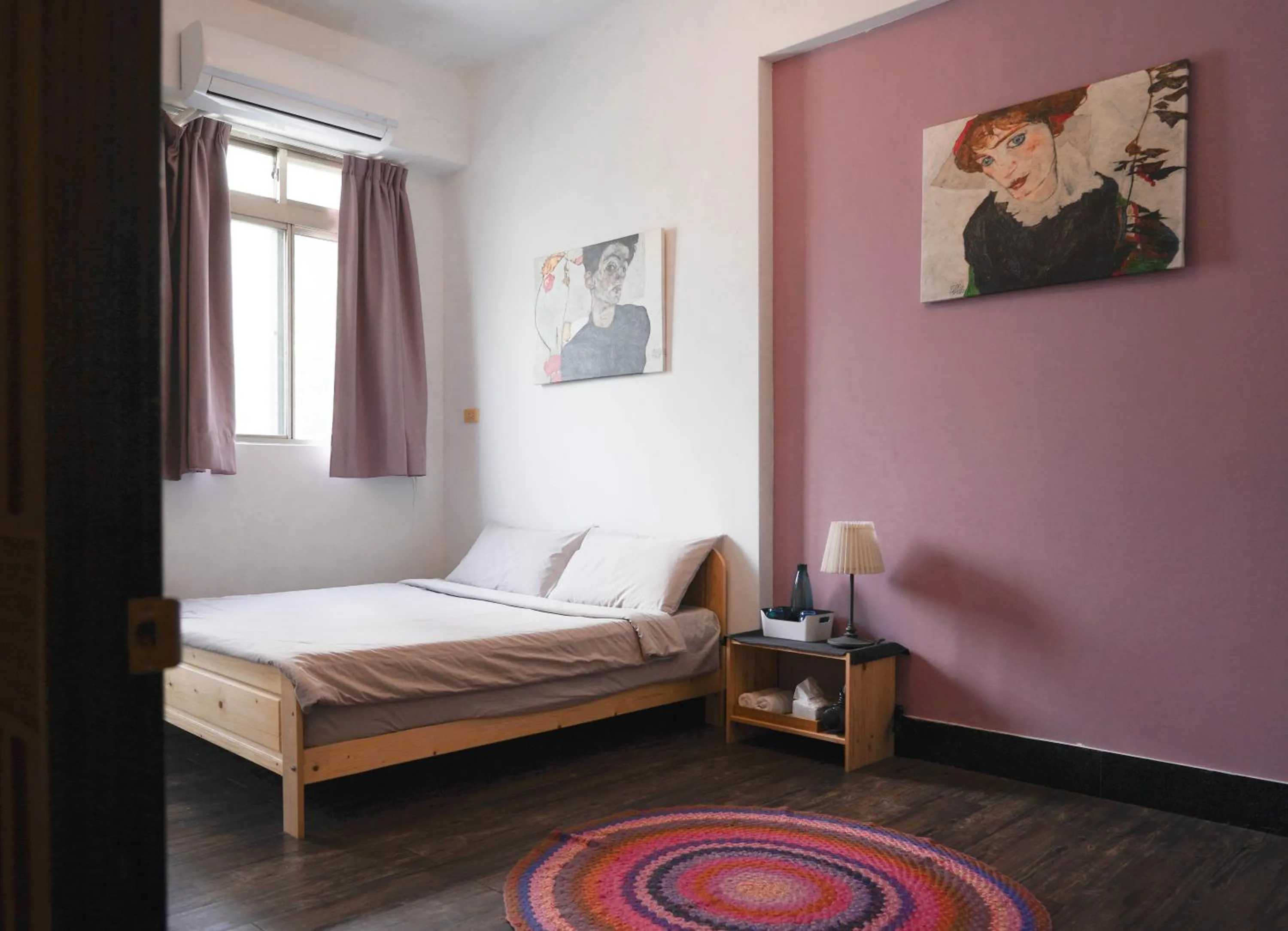 Bed in Dulan The Travel Bug Bistro Inn