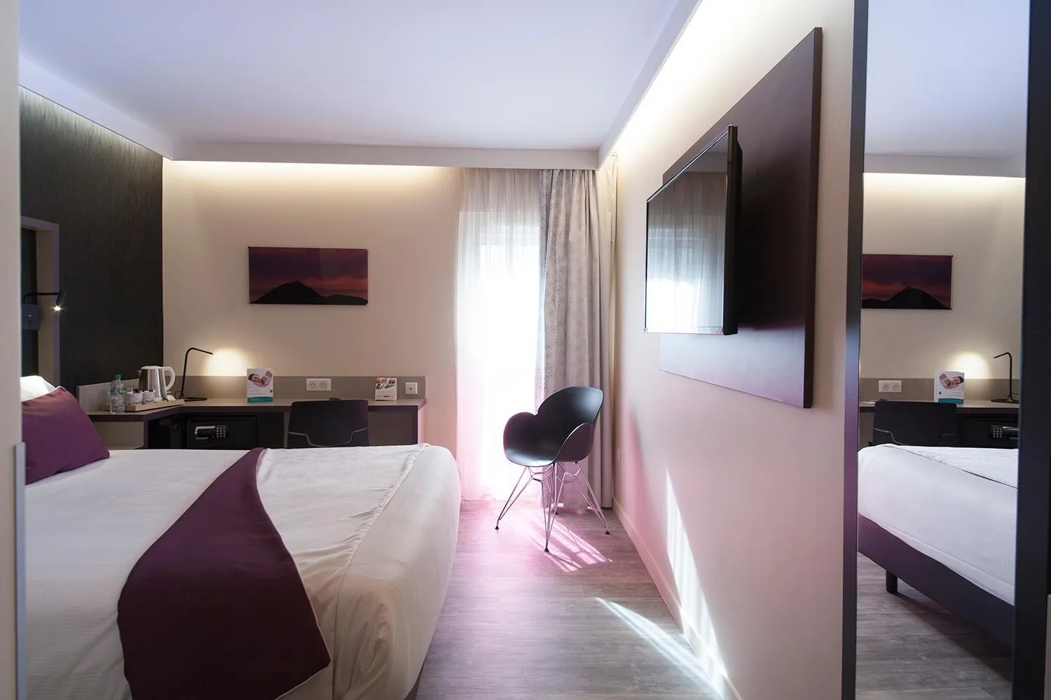 Photo of the whole room, Bed in Quality Hotel Clermont Kennedy