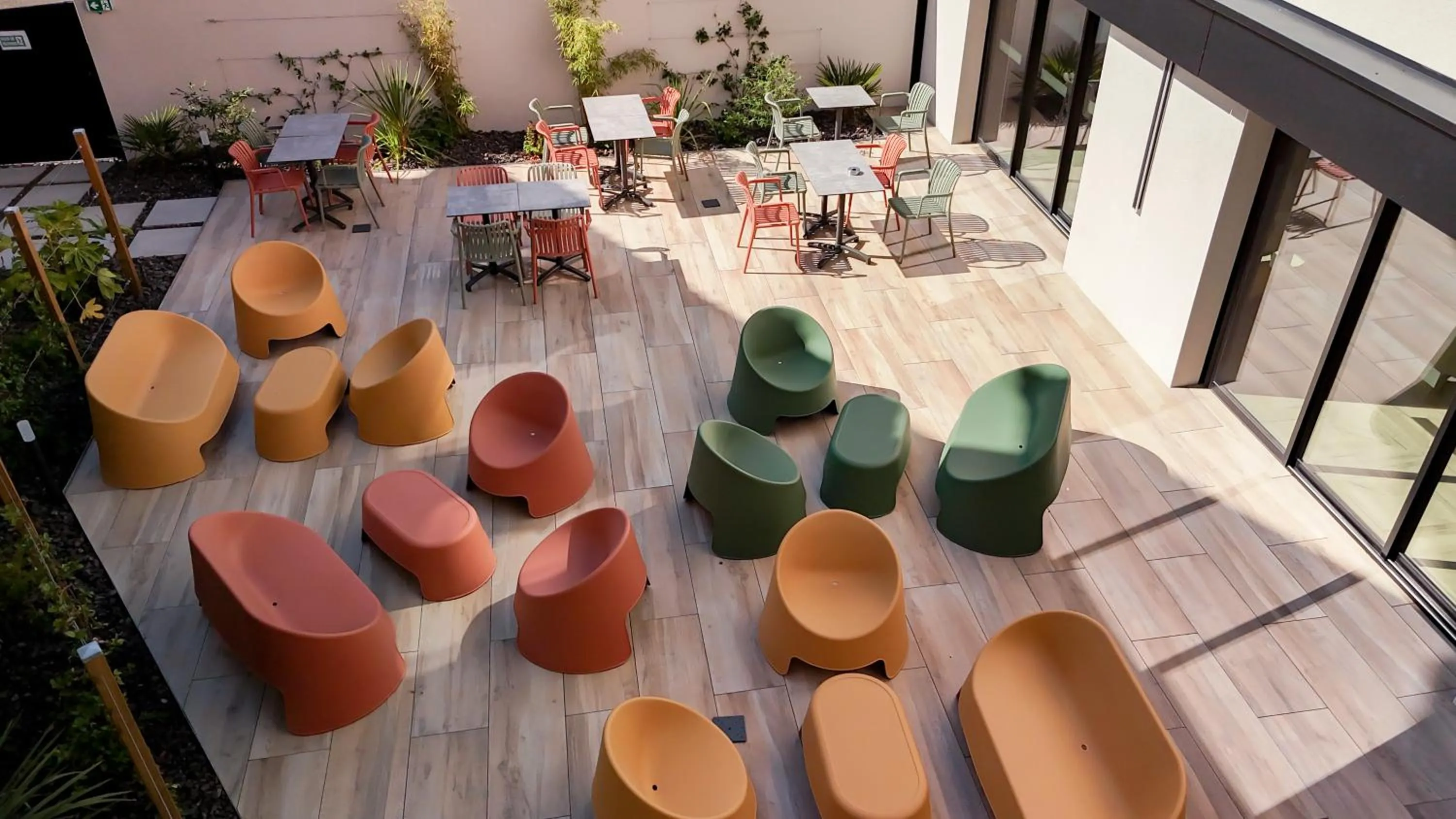 Patio in Hôtel Le Kennedy, Clermont-Ferrand, The Originals Relais