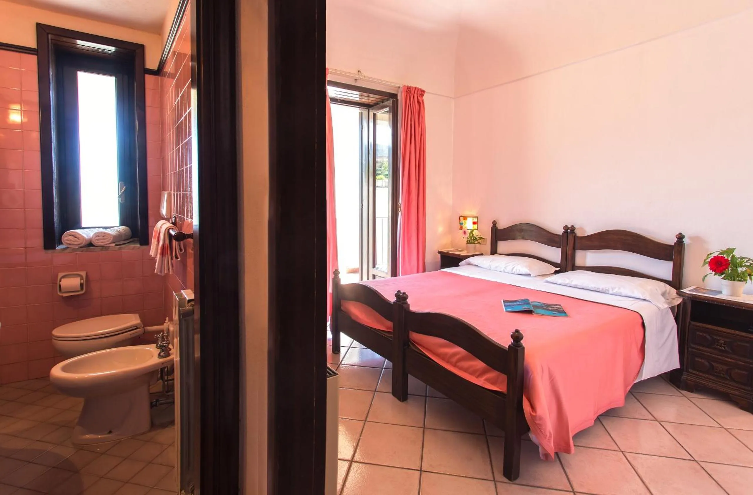 Bedroom, Bed in Hotel San Valentino Terme