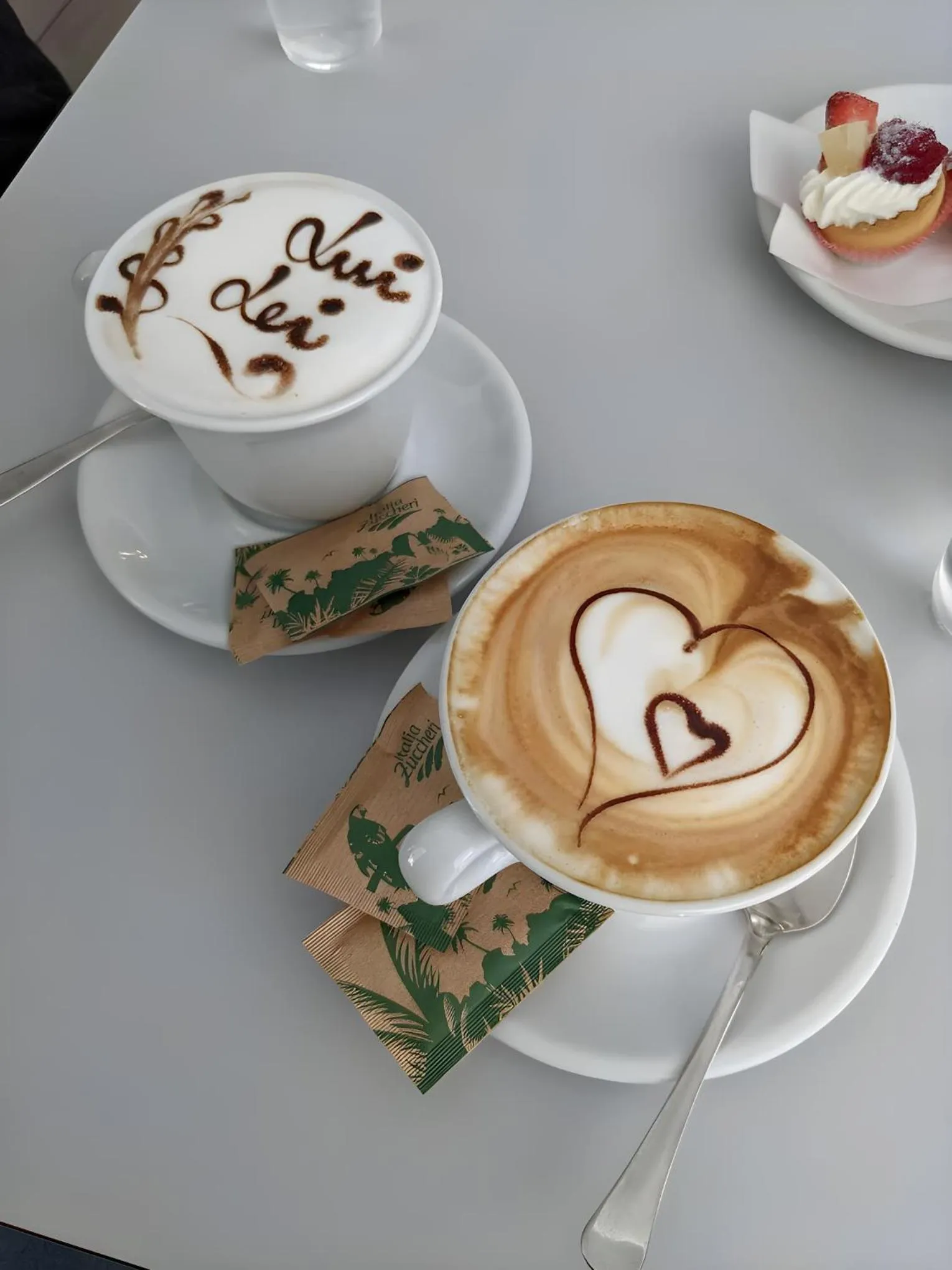 Breakfast in B&B enjoy music